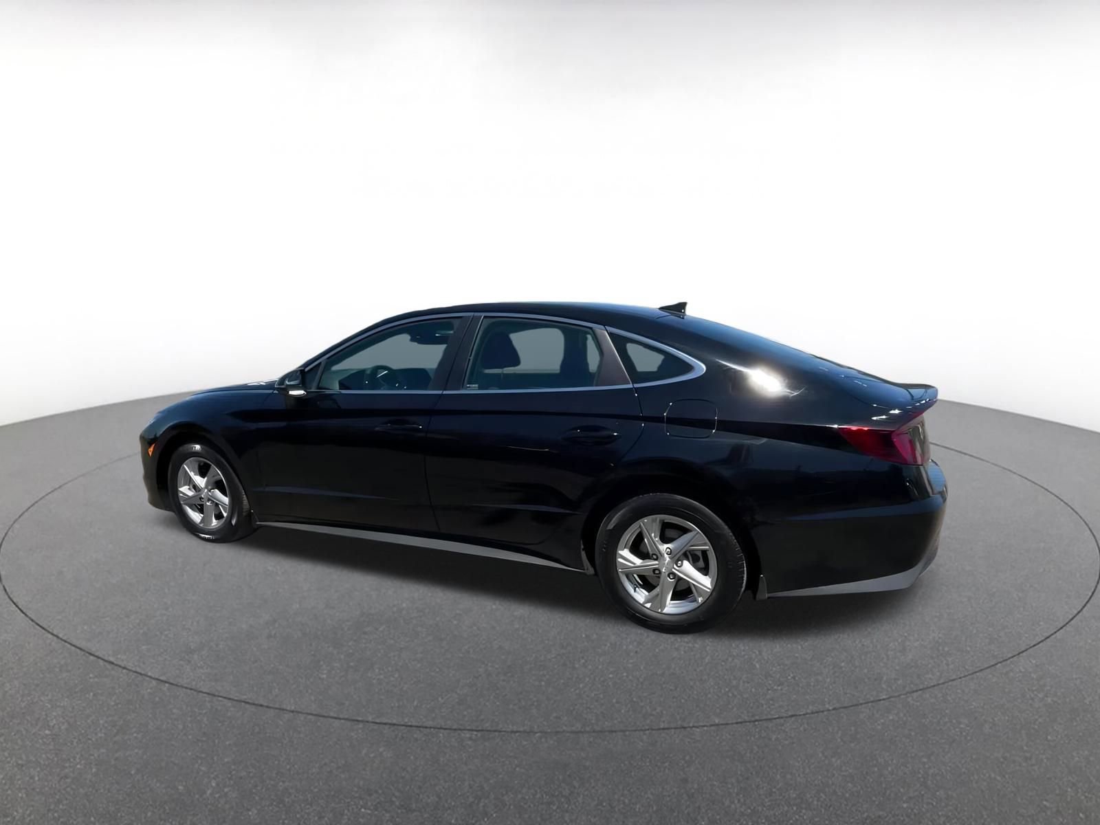 Thumbnail: 2023 Hyundai Sonata - 10