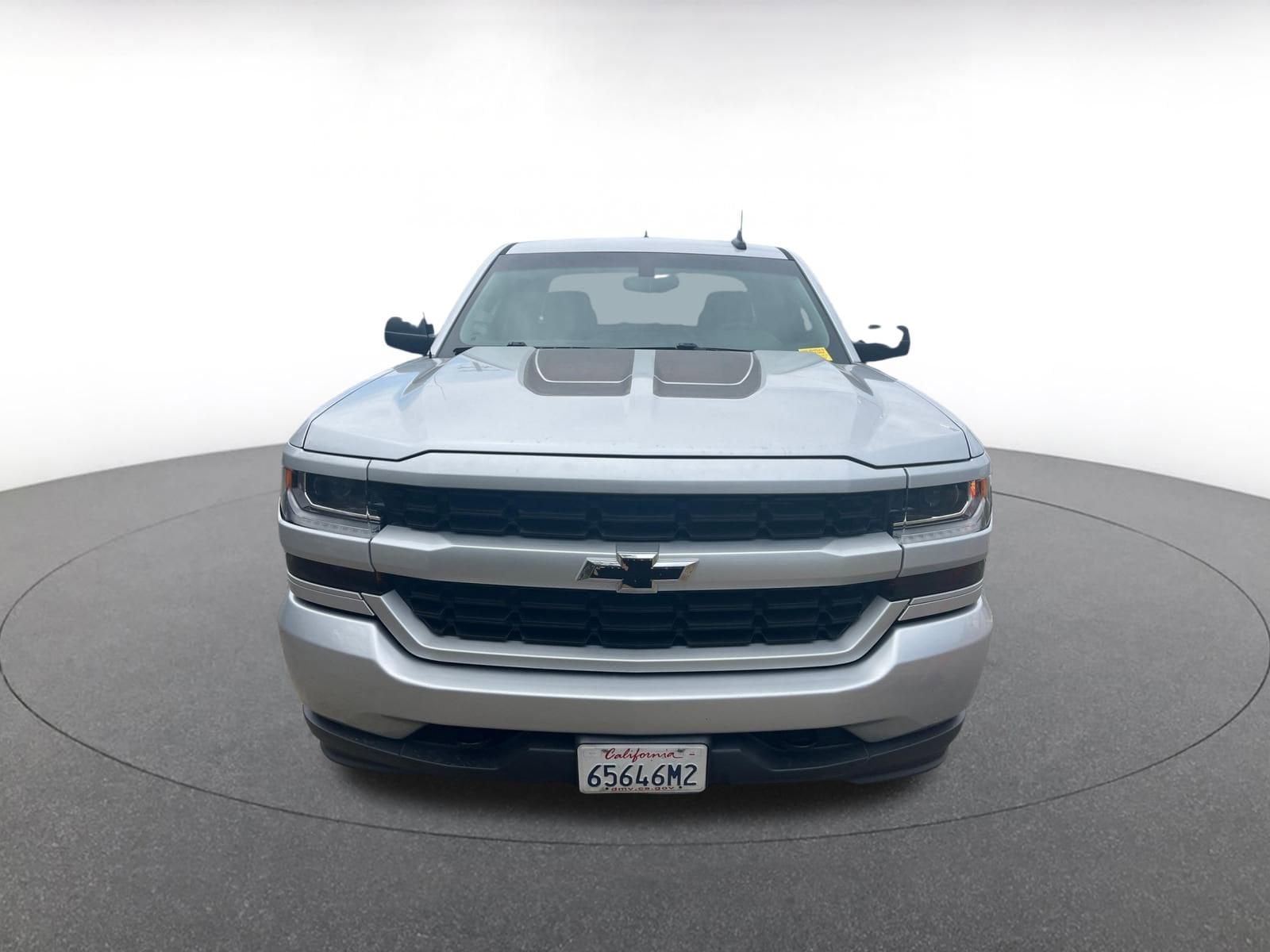Thumbnail: 2018 Chevrolet Silverado 1500 - 2