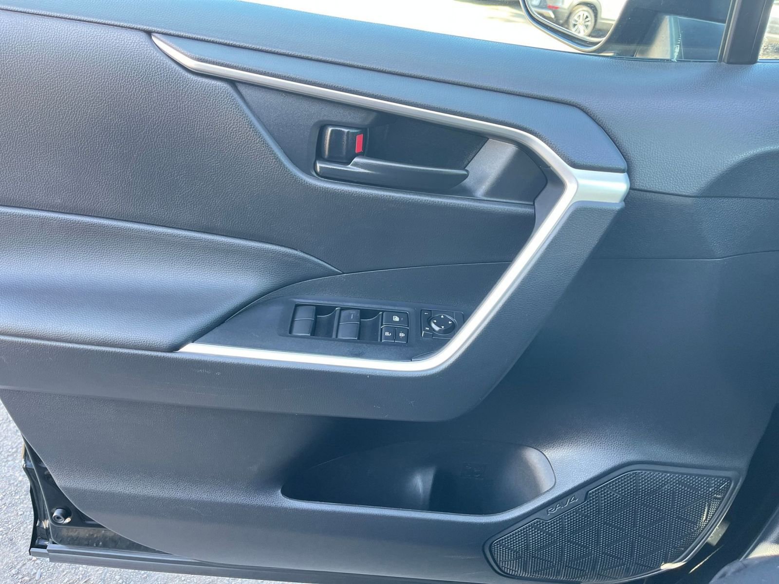 Thumbnail: 2025 Toyota RAV4 - 18