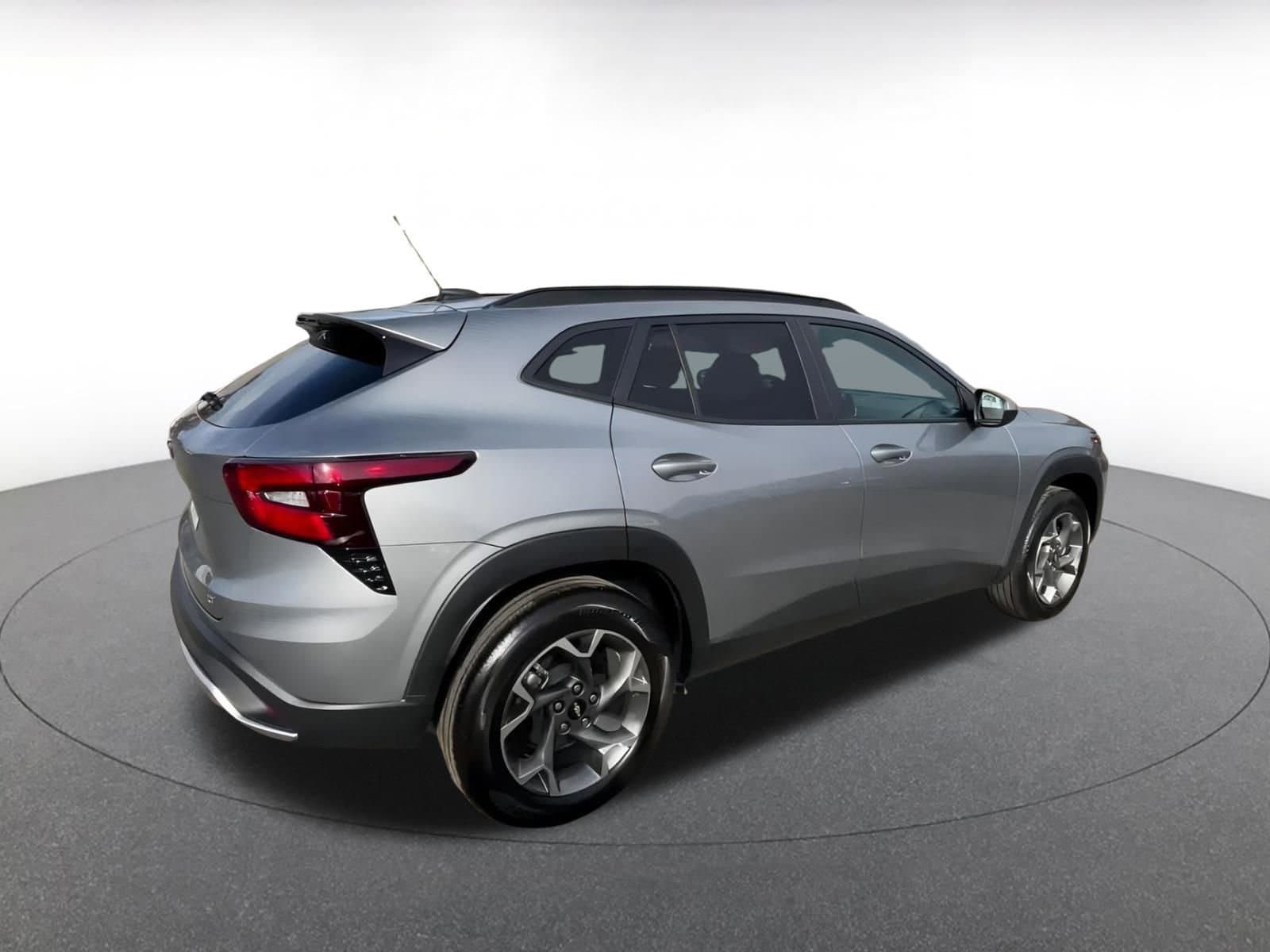 Thumbnail: 2025 Chevrolet Trax - 14