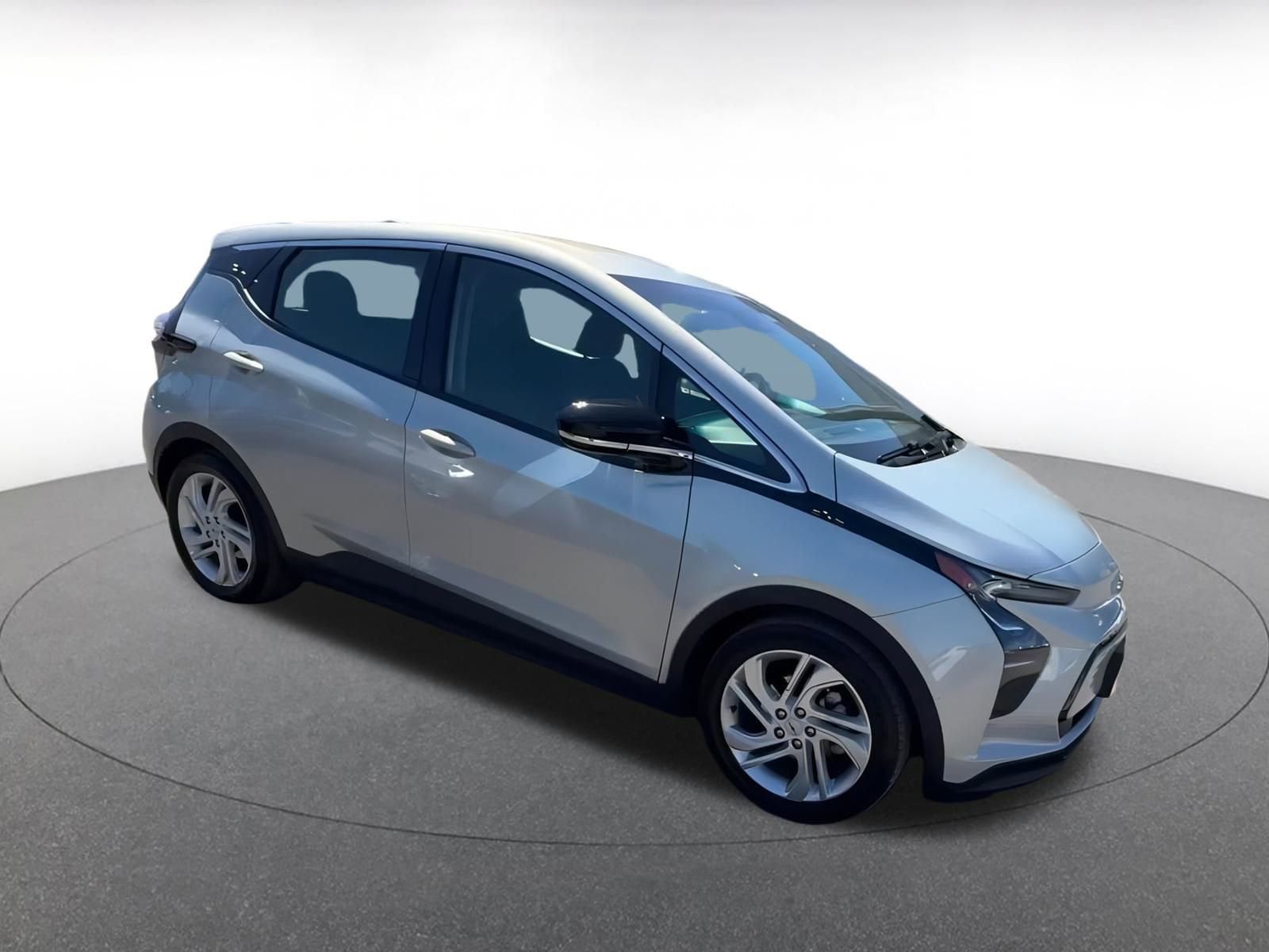 Thumbnail: 2023 Chevrolet Bolt EV - 2