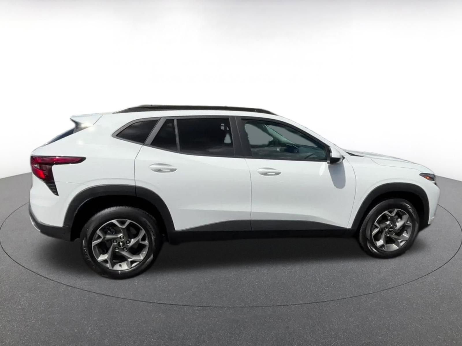 Thumbnail: 2025 Chevrolet Trax - 16
