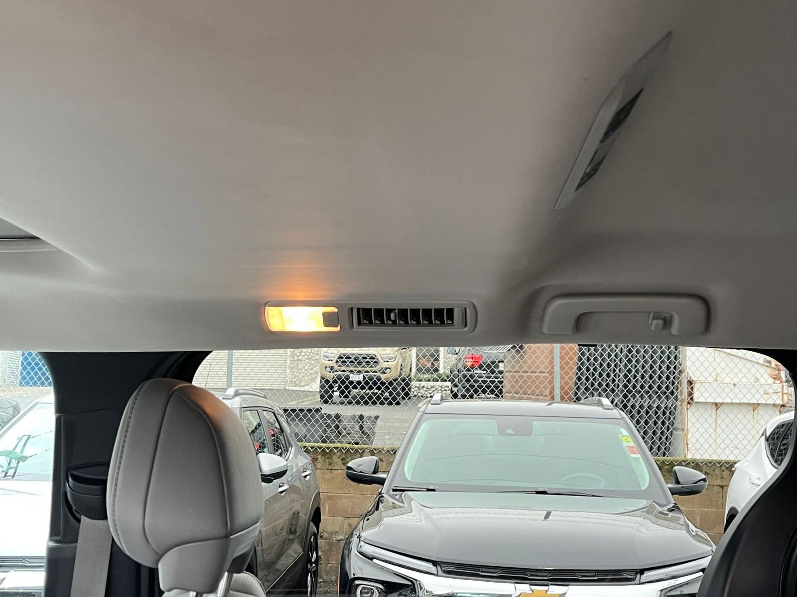 Thumbnail: 2025 Toyota Sienna - 25