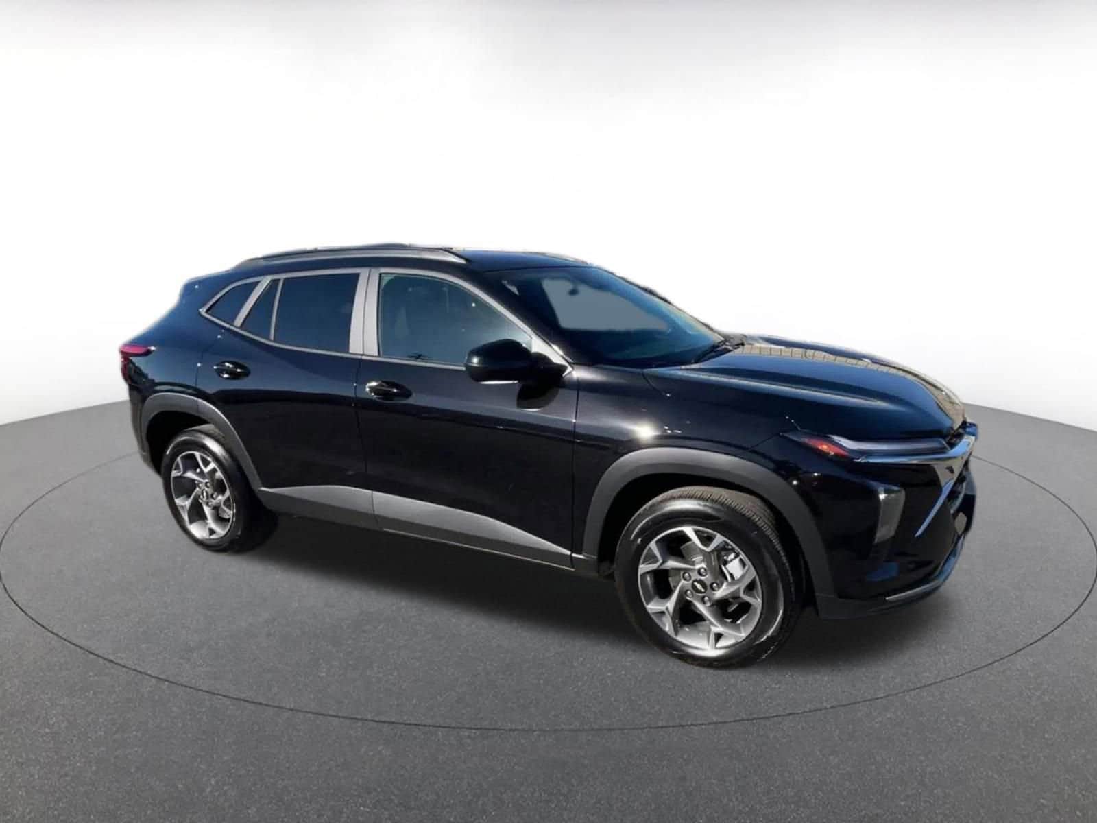 Thumbnail: 2025 Chevrolet Trax - 2