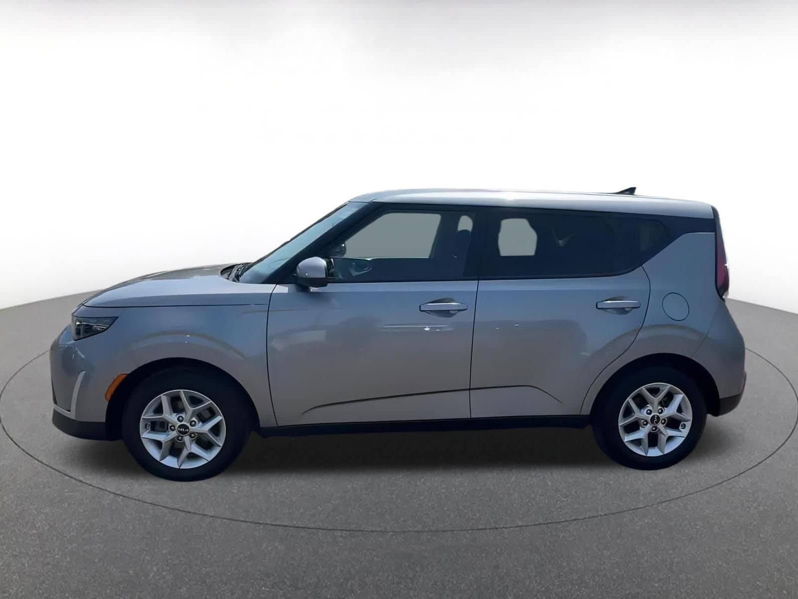 2023 Kia Soul LX 8