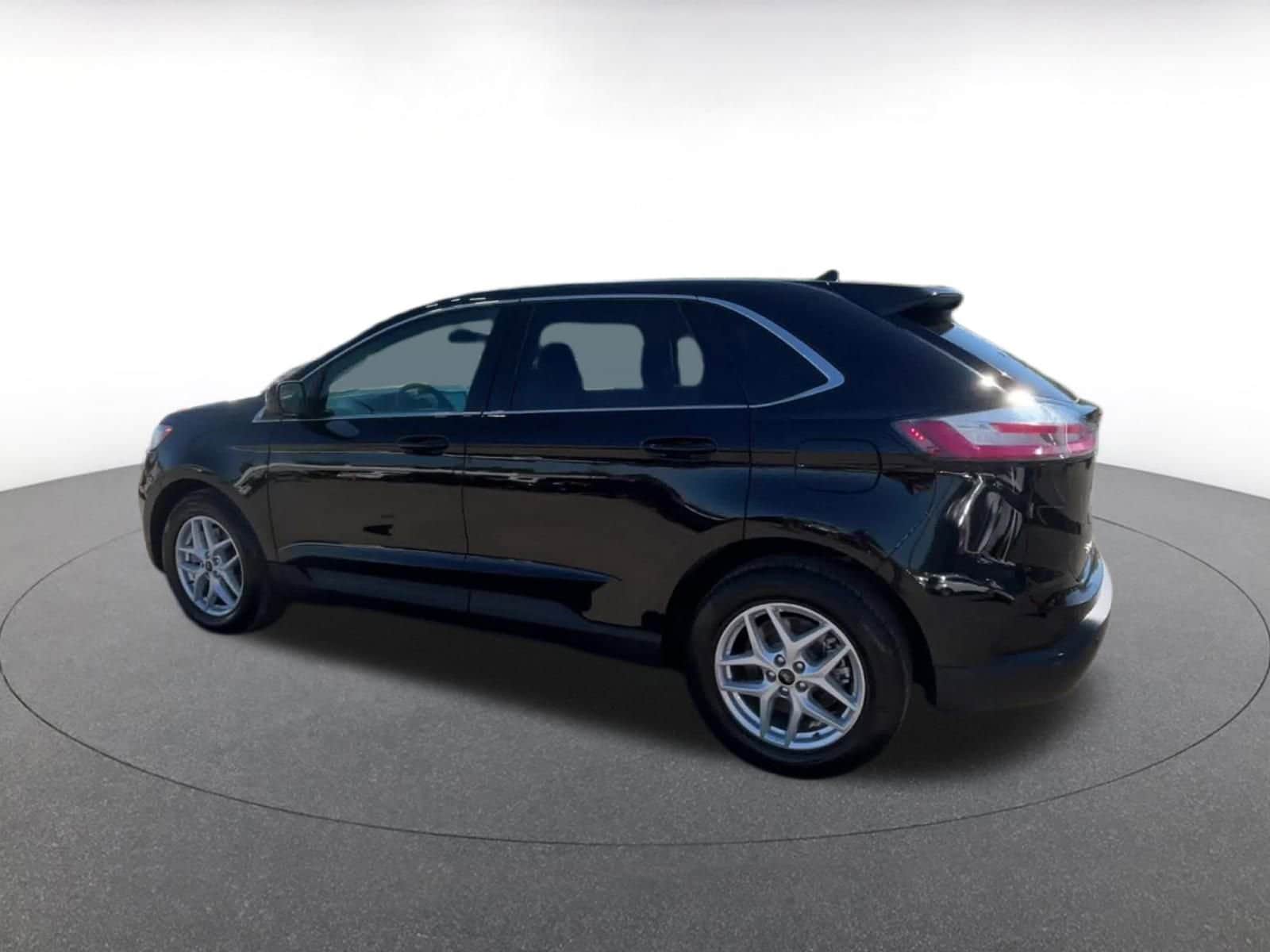 Thumbnail: 2023 Ford Edge - 10