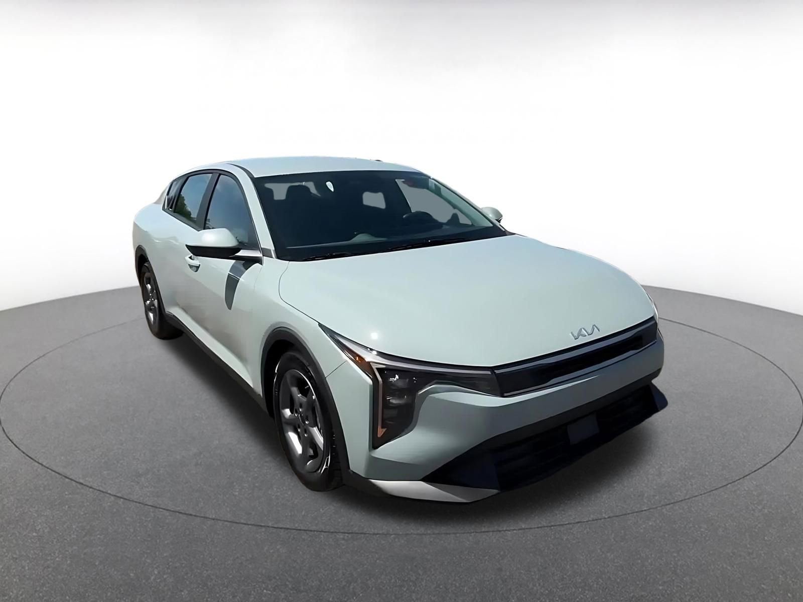 Thumbnail: 2025 Kia K4 - 3