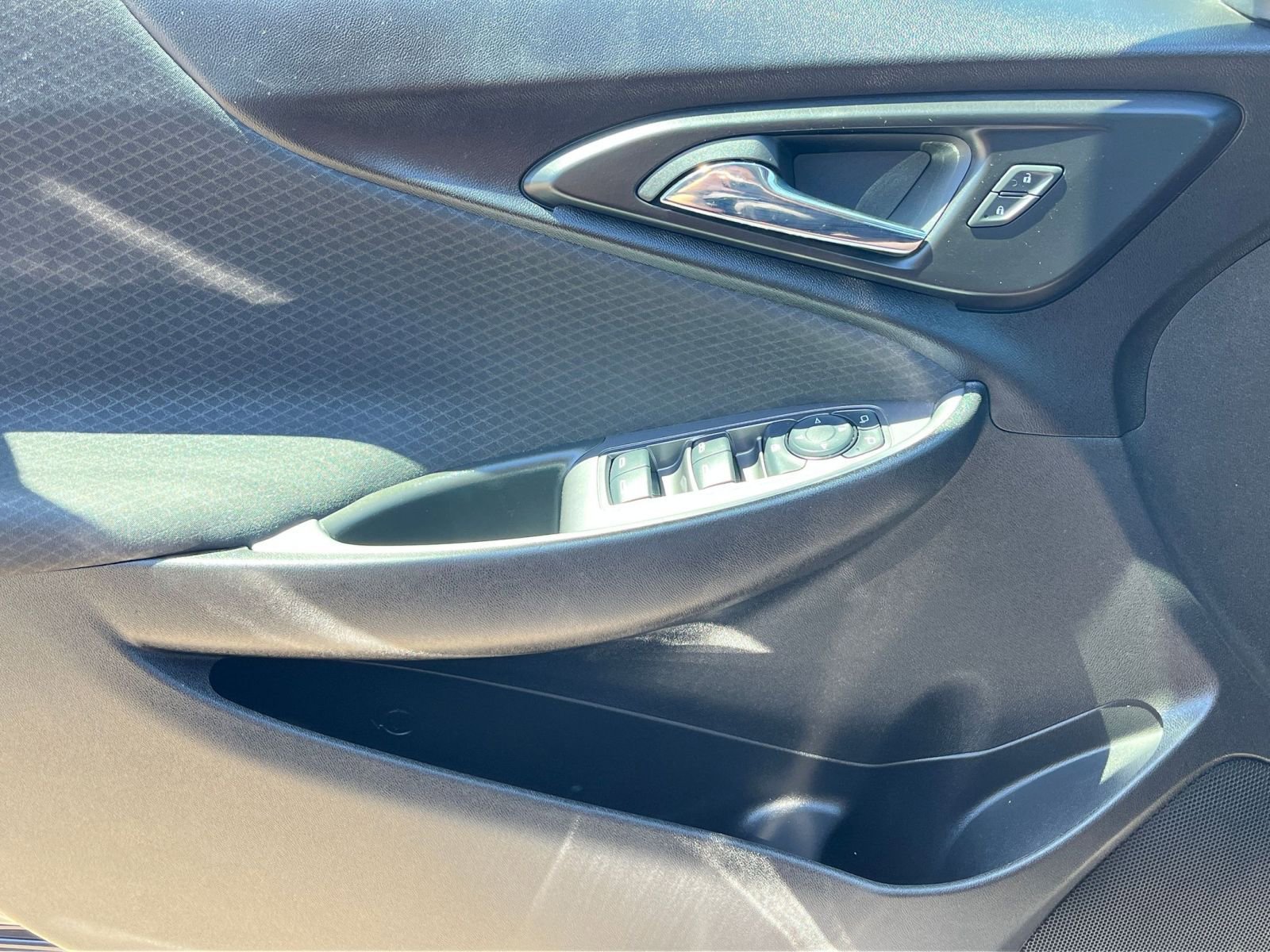 Thumbnail: 2023 Chevrolet Malibu - 20