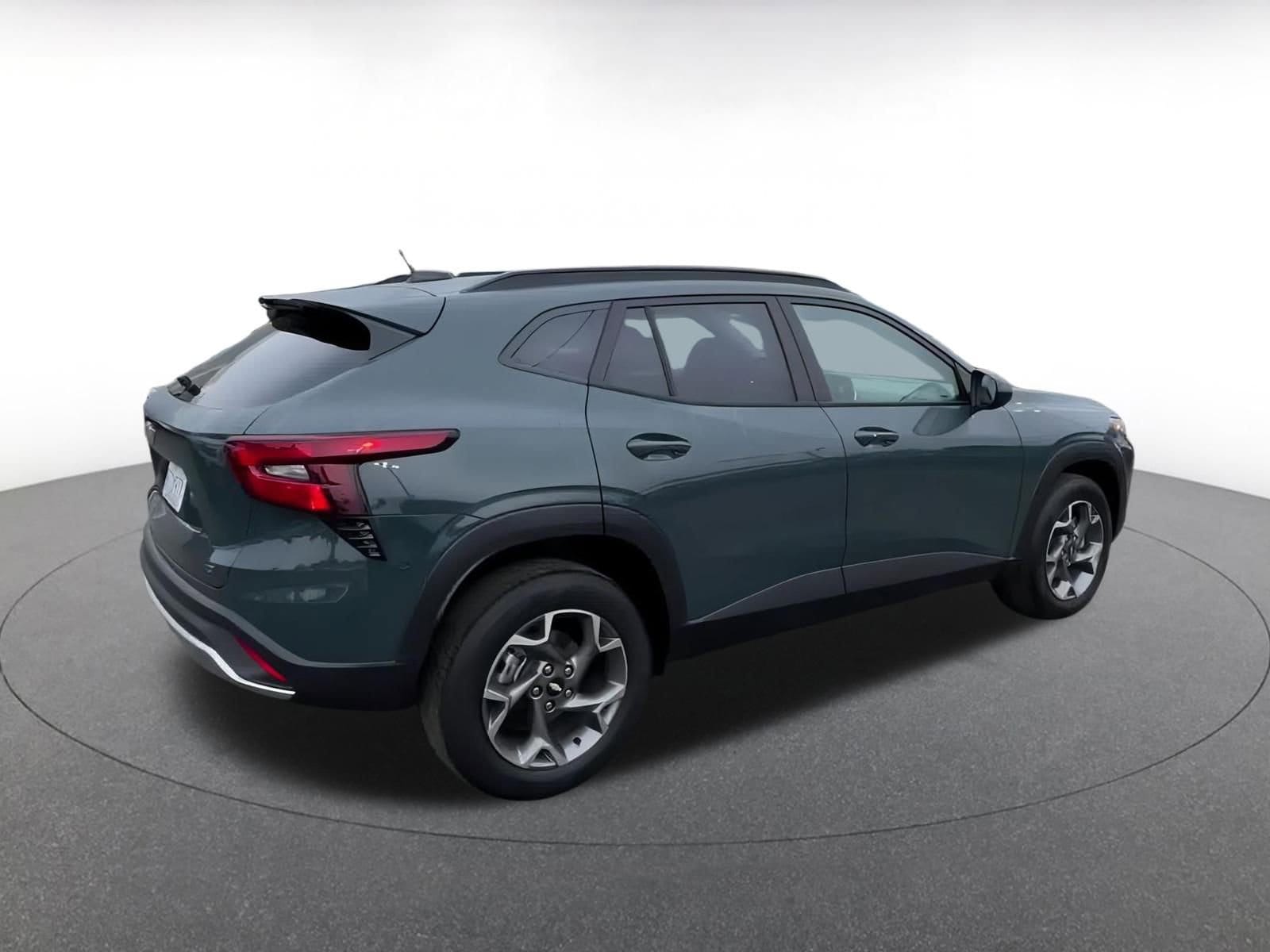 Thumbnail: 2025 Chevrolet Trax - 15