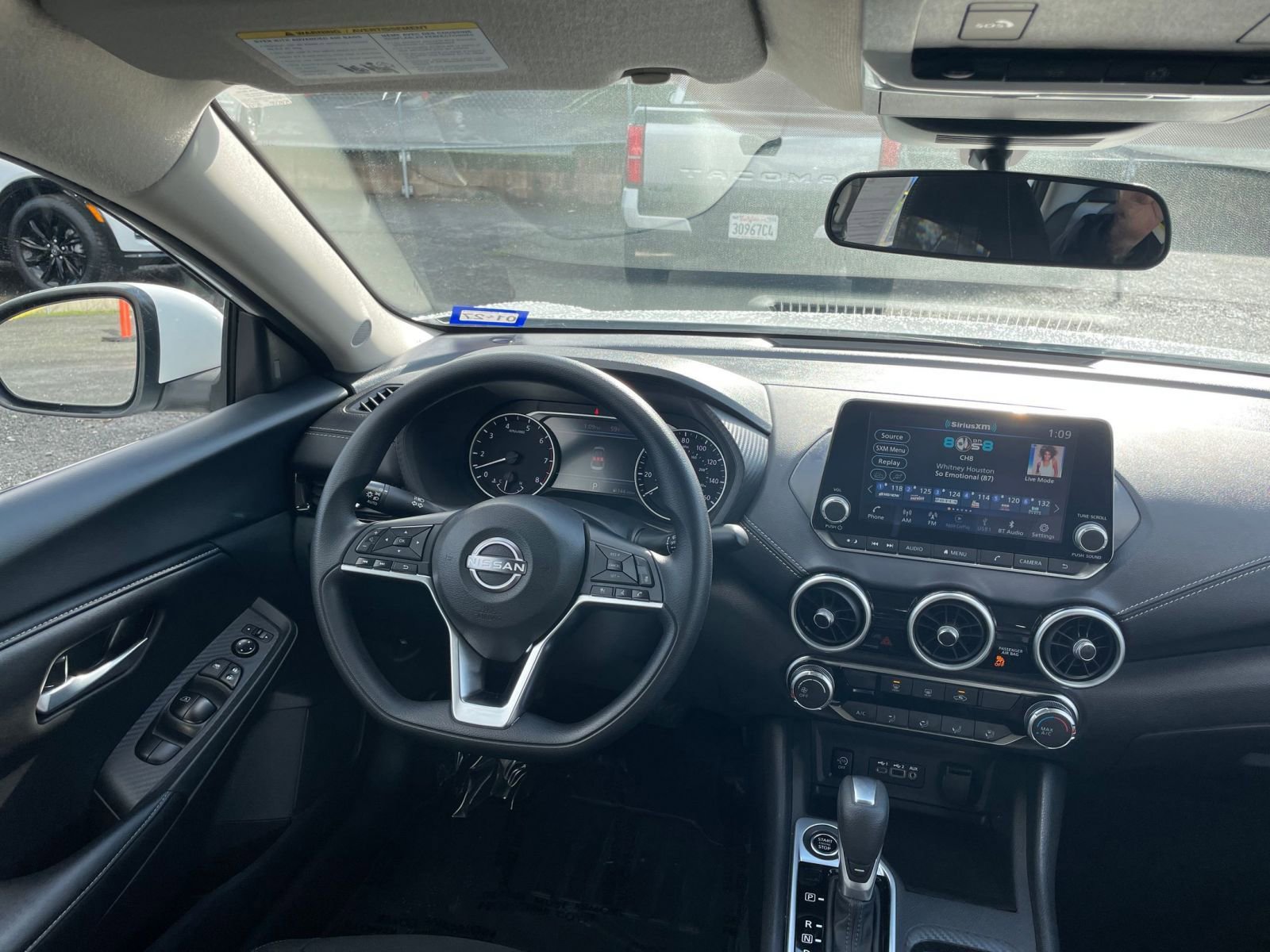 Thumbnail: 2025 Nissan Sentra - 32