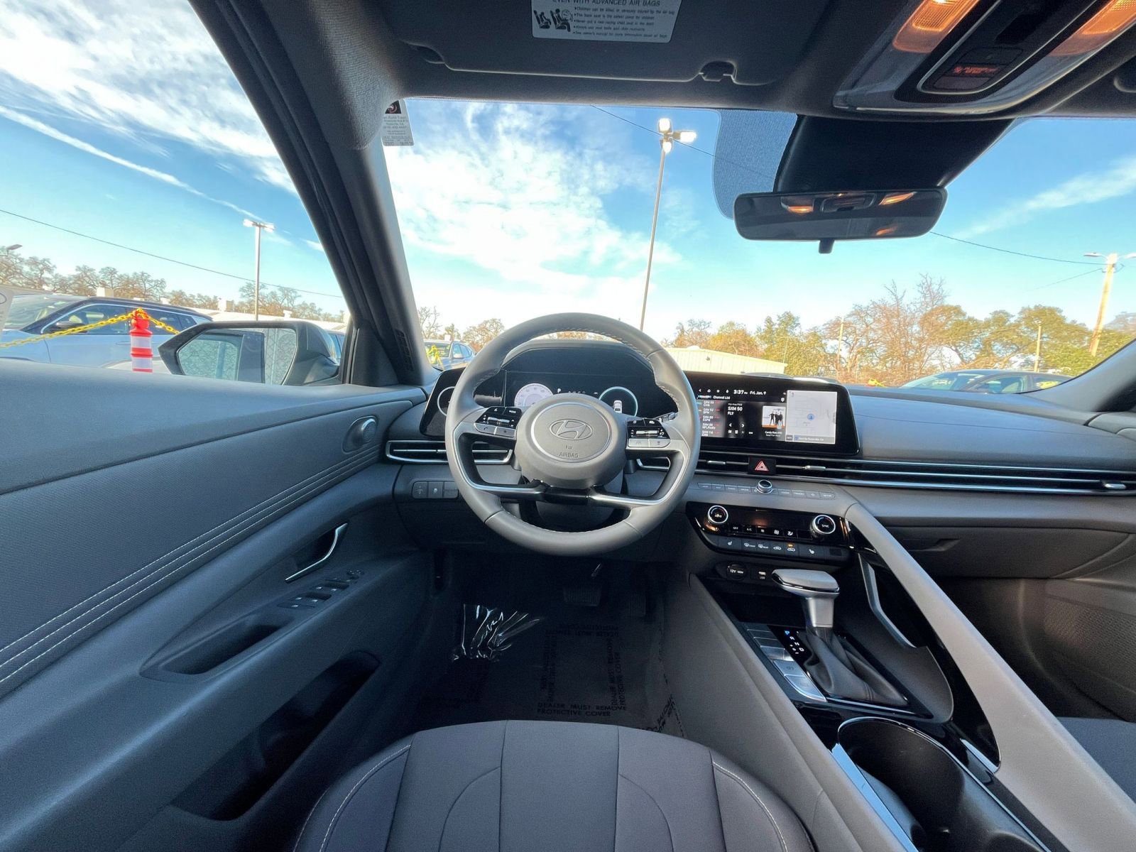 Thumbnail: 2025 Hyundai Elantra - 32