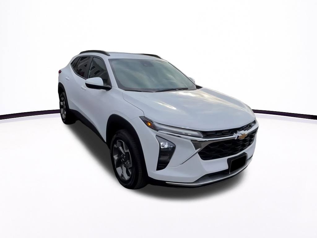 Thumbnail: 2025 Chevrolet Trax - 3