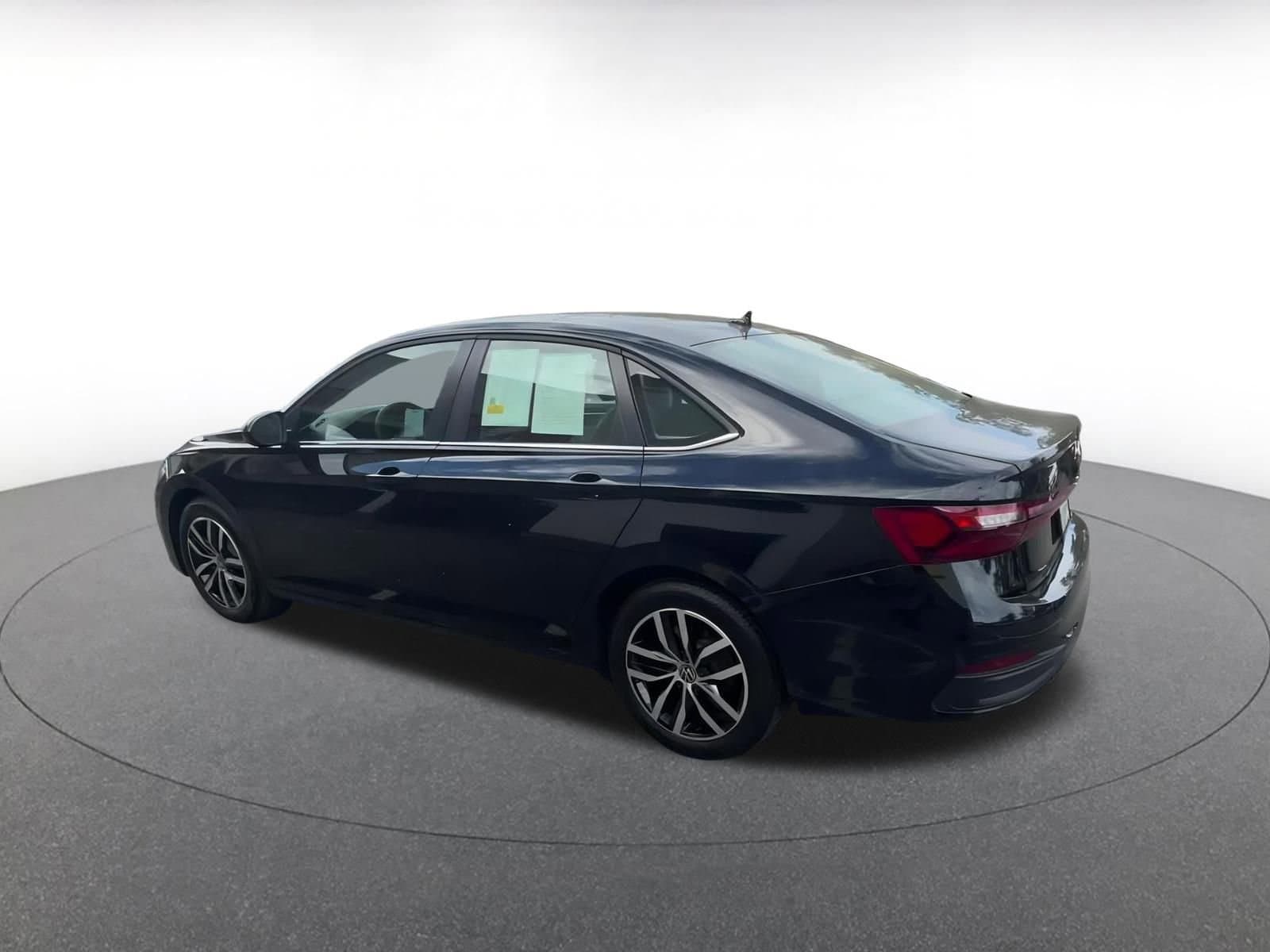 Thumbnail: 2025 Volkswagen Jetta - 10