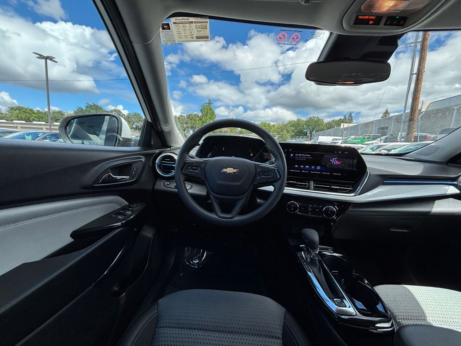 Thumbnail: 2025 Chevrolet Trax - 33