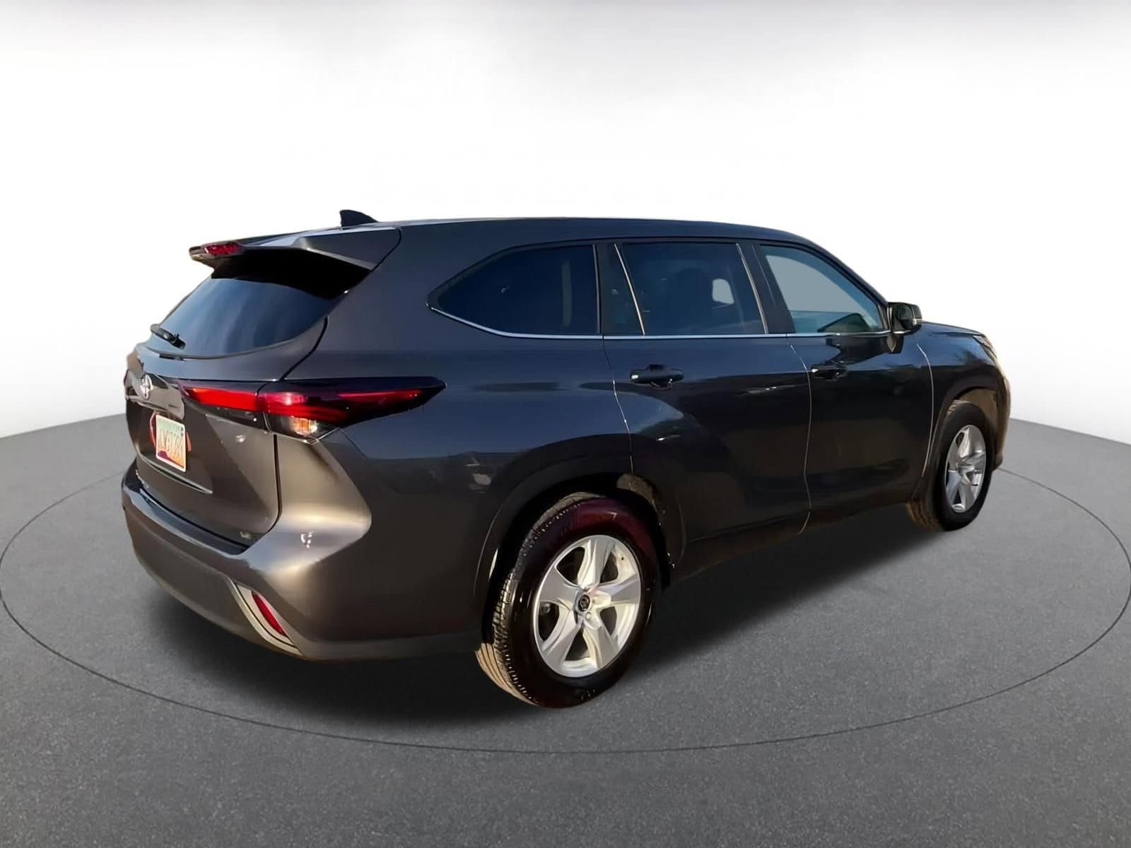 Thumbnail: 2025 Toyota Highlander - 15