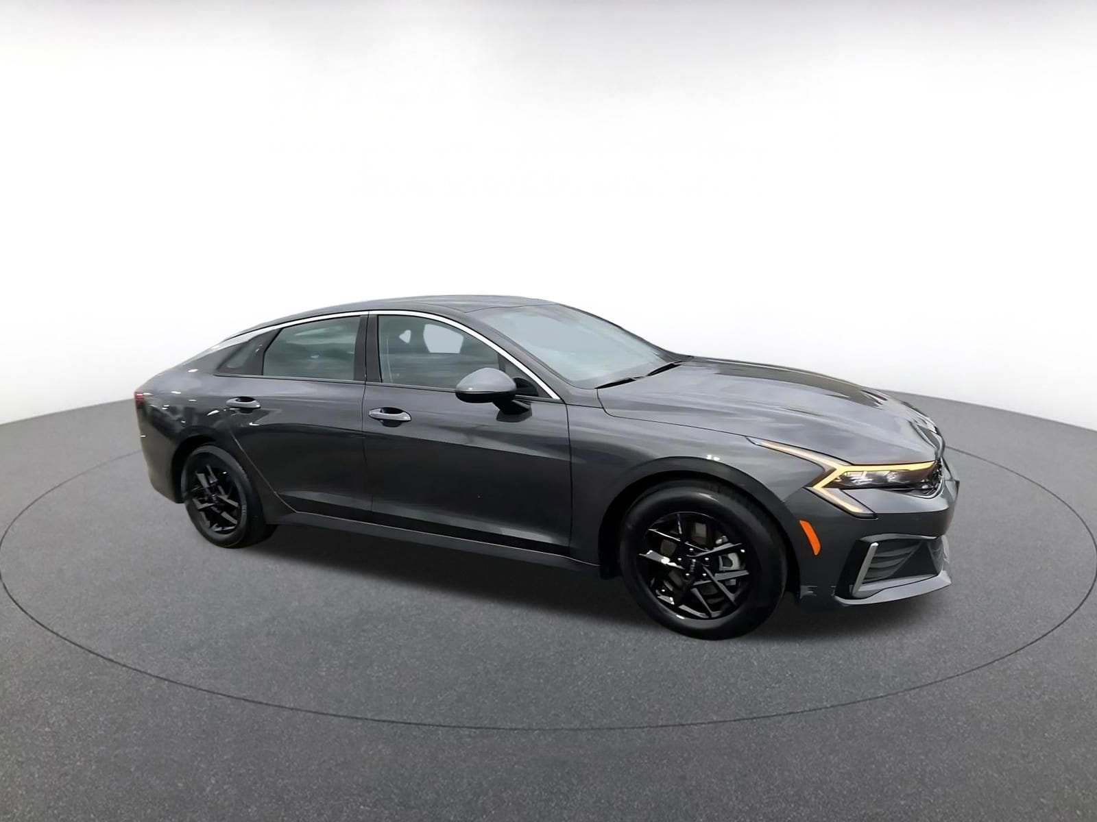 Thumbnail: 2025 Kia K5 - 2