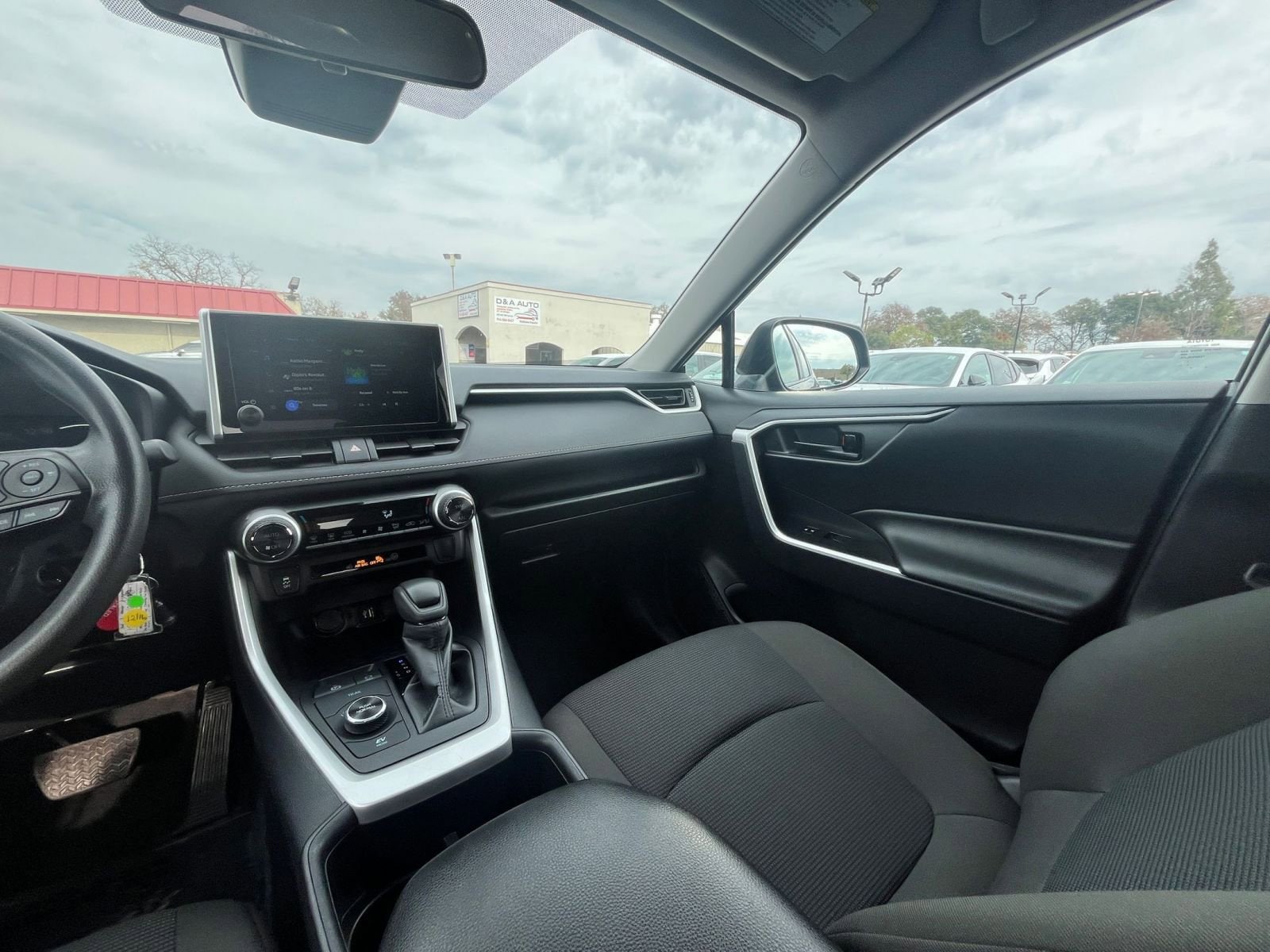 Thumbnail: 2025 Toyota RAV4 - 34