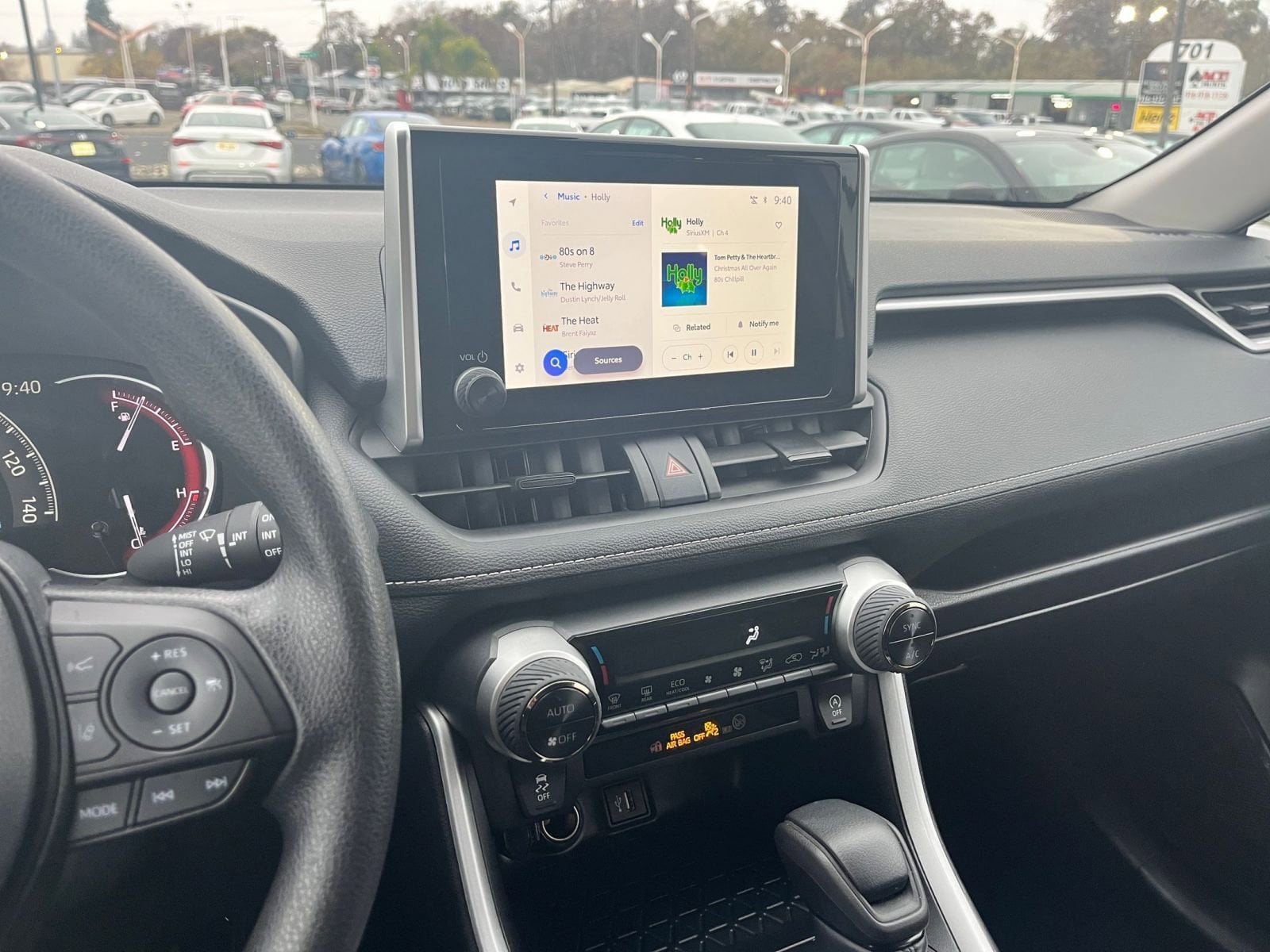 Thumbnail: 2025 Toyota RAV4 - 18