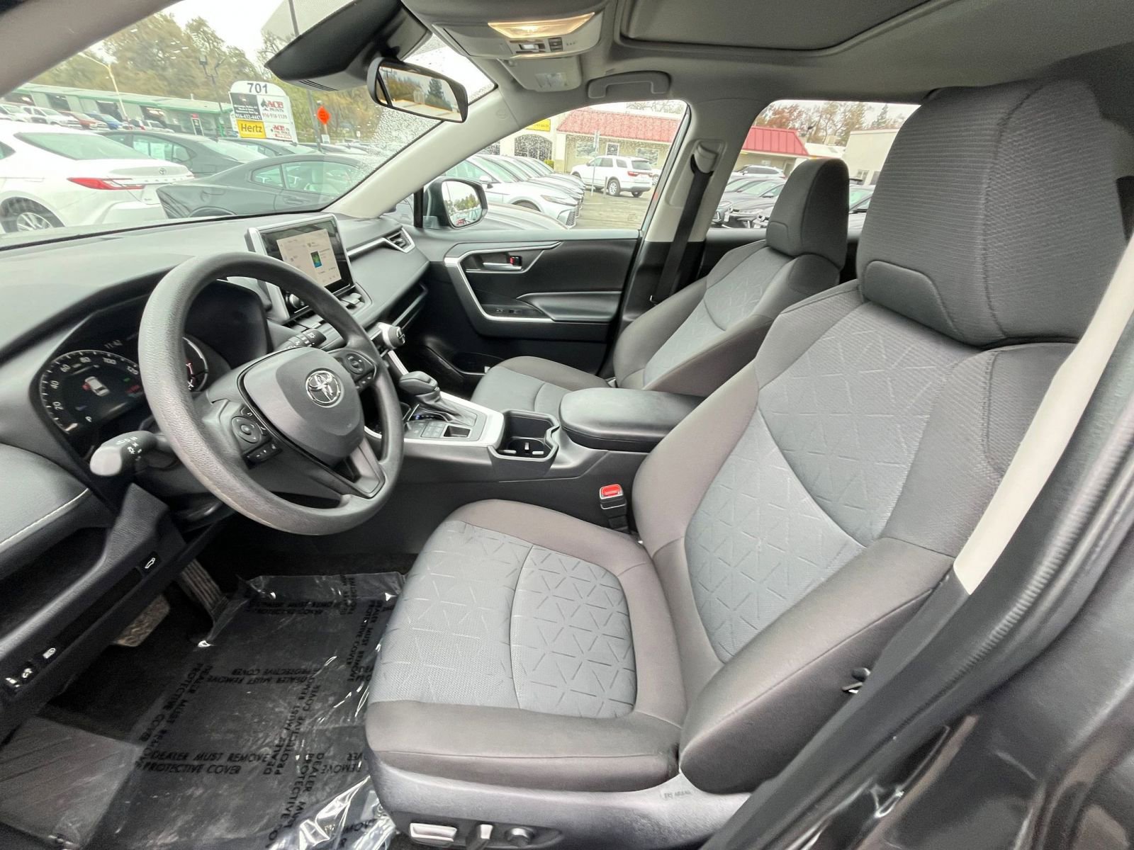 Thumbnail: 2025 Toyota RAV4 - 28