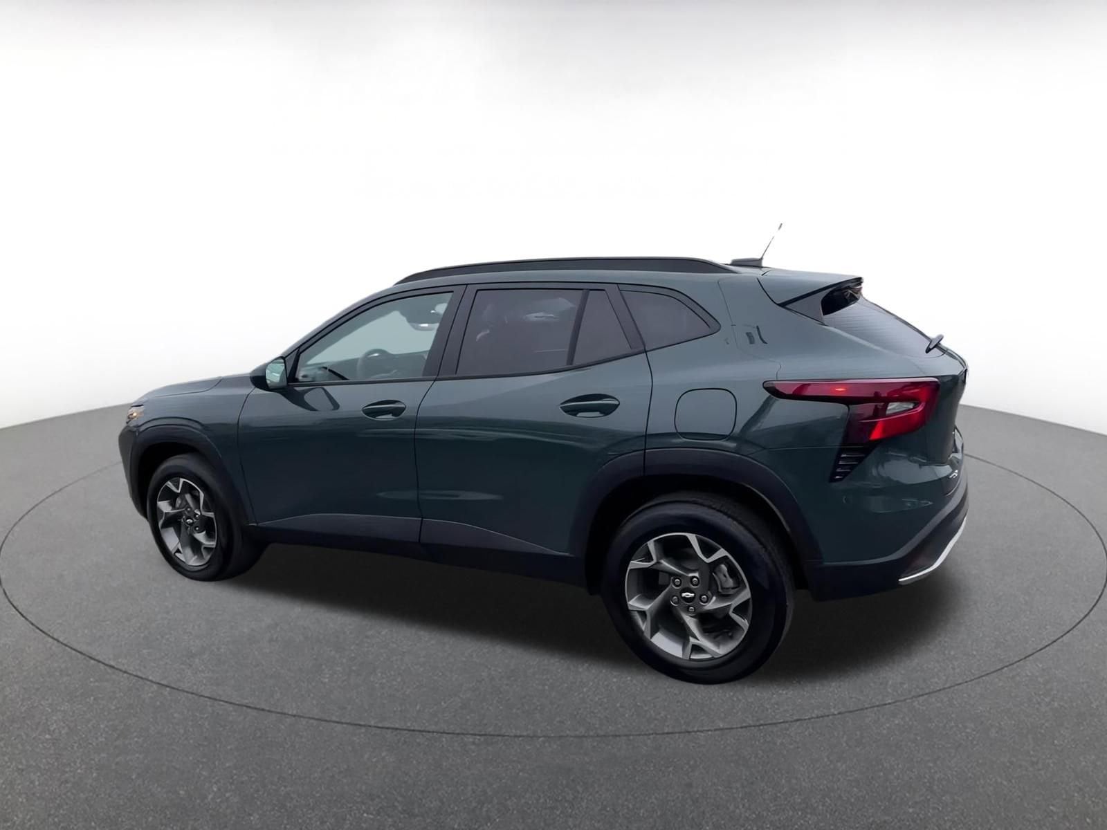 Thumbnail: 2025 Chevrolet Trax - 10