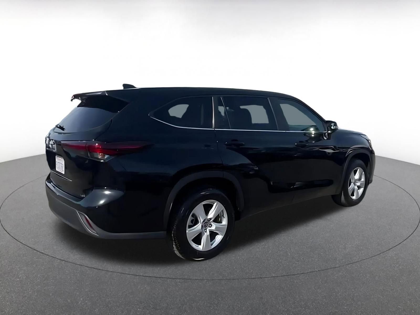 Thumbnail: 2025 Toyota Highlander - 15