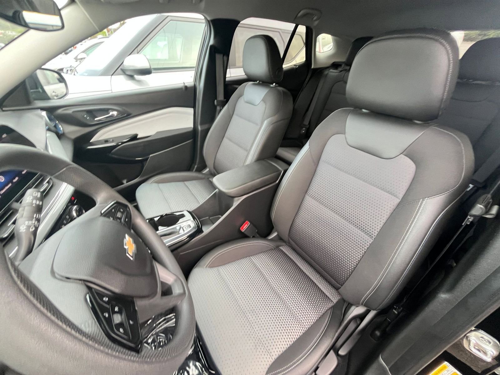 Thumbnail: 2025 Chevrolet Trax - 34