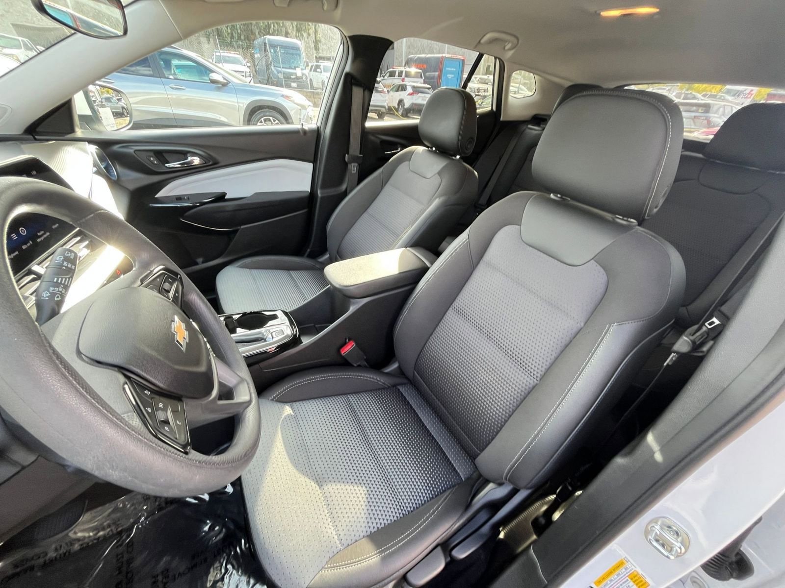 Thumbnail: 2025 Chevrolet Trax - 34