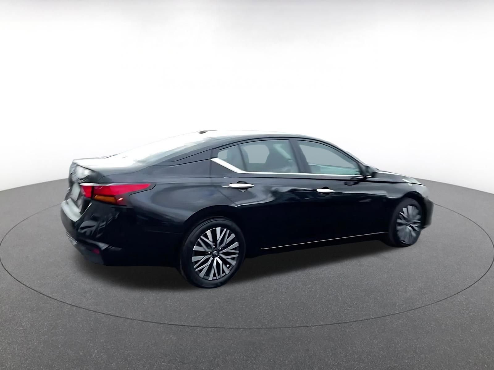 Thumbnail: 2025 Nissan Altima - 15