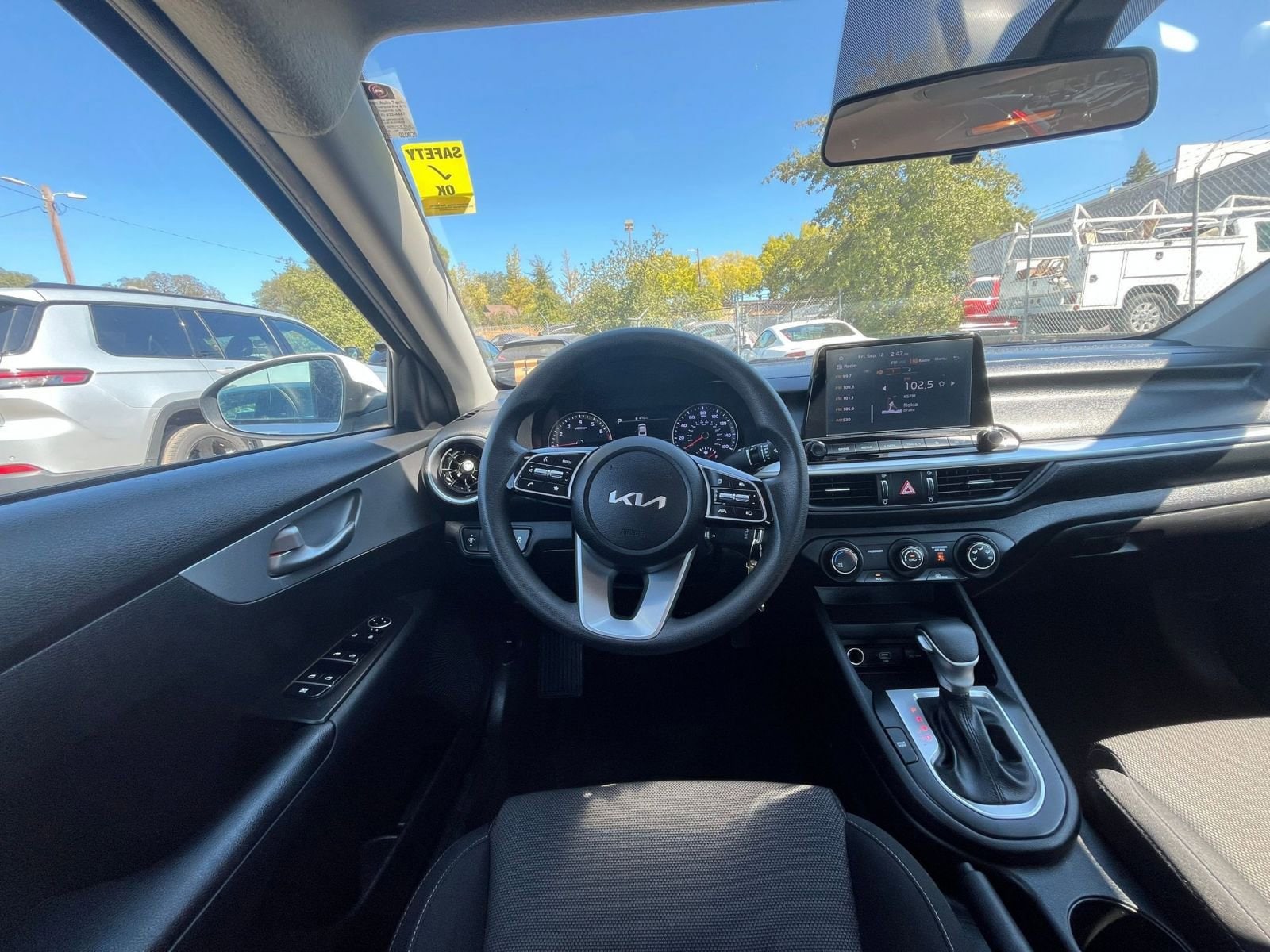 Thumbnail: 2023 Kia Forte - 32
