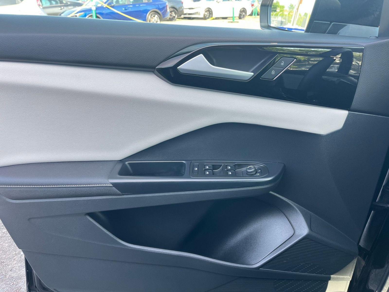 Thumbnail: 2025 Volkswagen Taos - 18