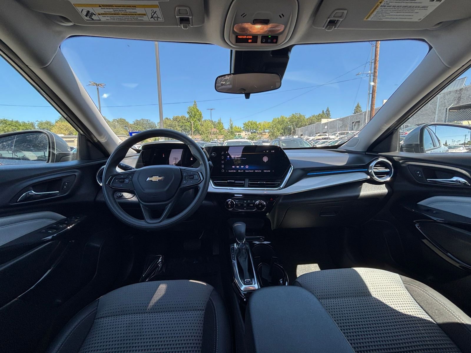 Thumbnail: 2025 Chevrolet Trax - 29