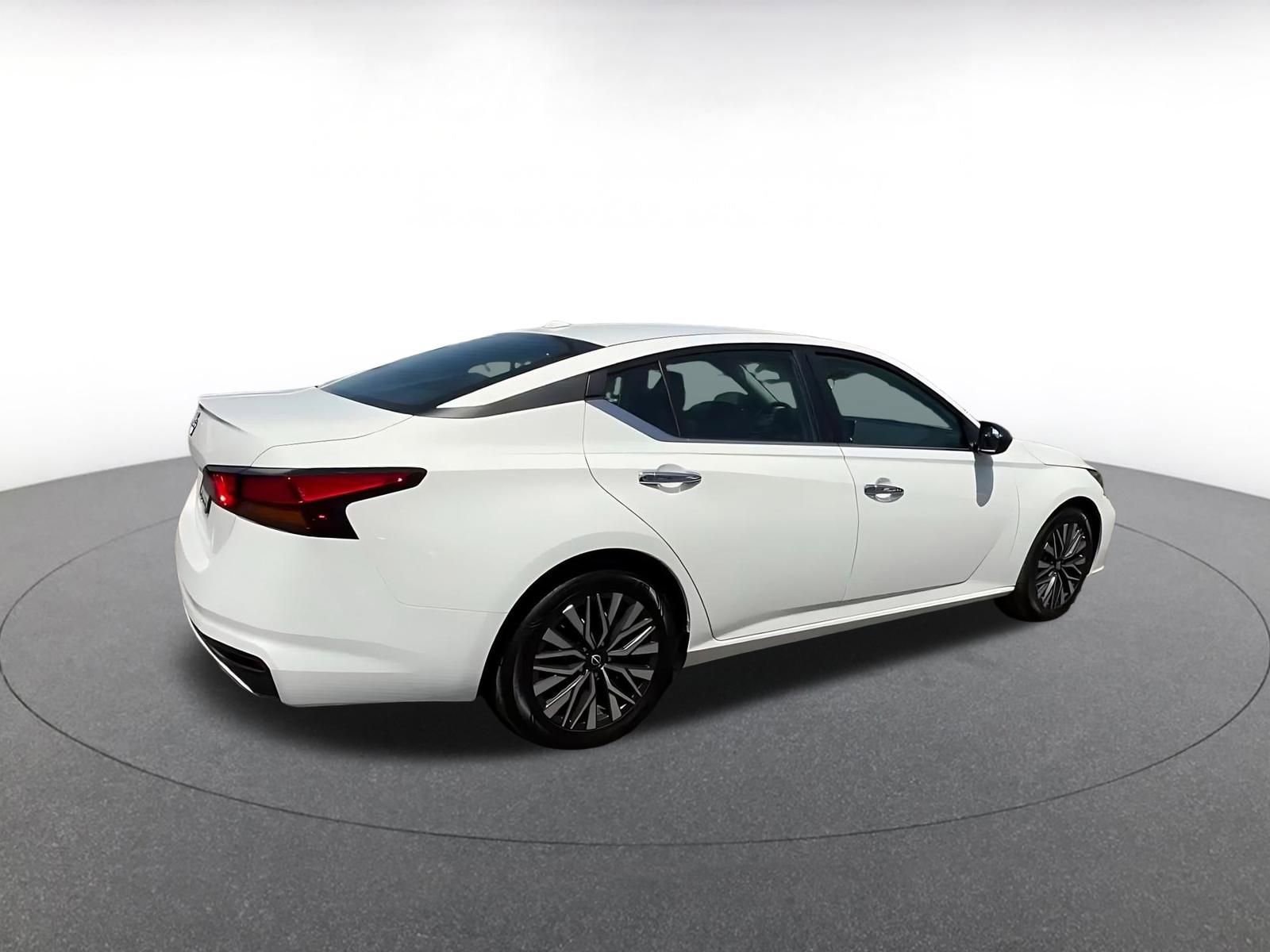 Thumbnail: 2025 Nissan Altima - 14
