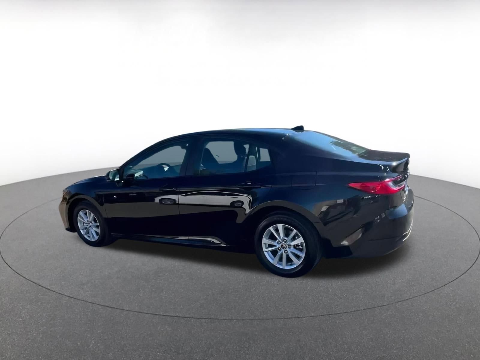 Thumbnail: 2025 Toyota Camry - 10