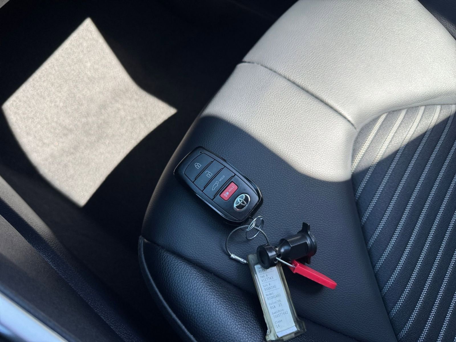 Thumbnail: 2025 Toyota Highlander - 22