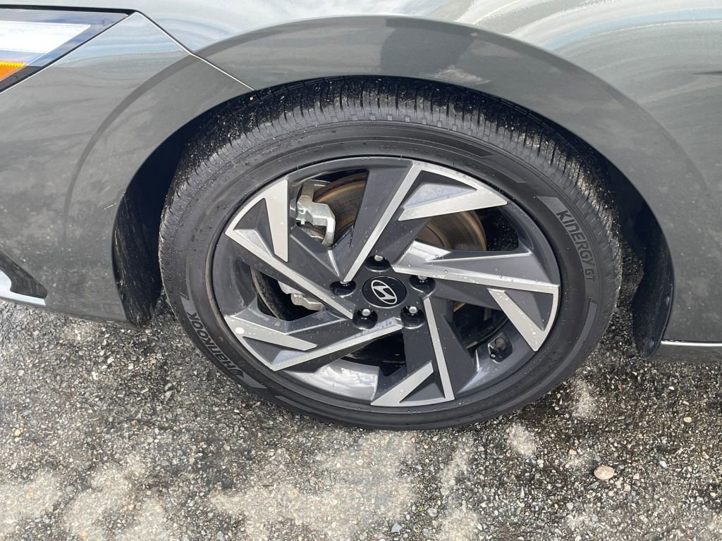 Thumbnail: 2025 Hyundai Elantra - 17