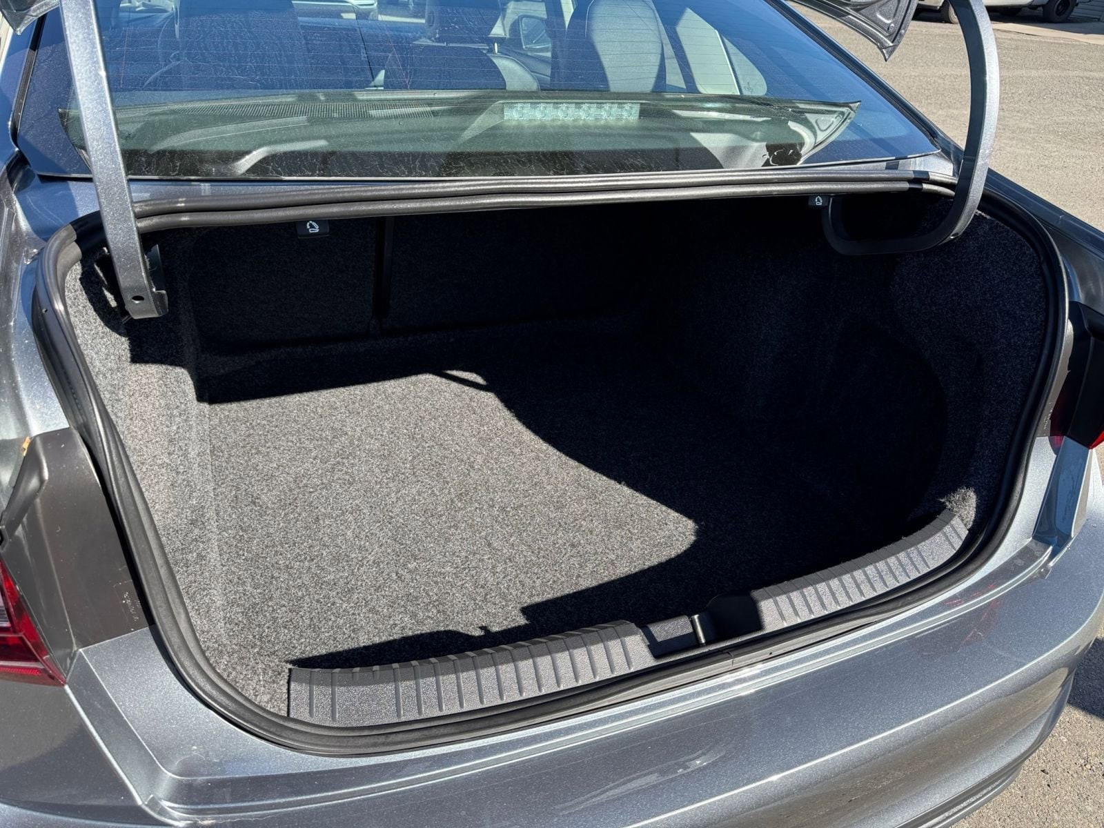 Thumbnail: 2025 Volkswagen Jetta - 30