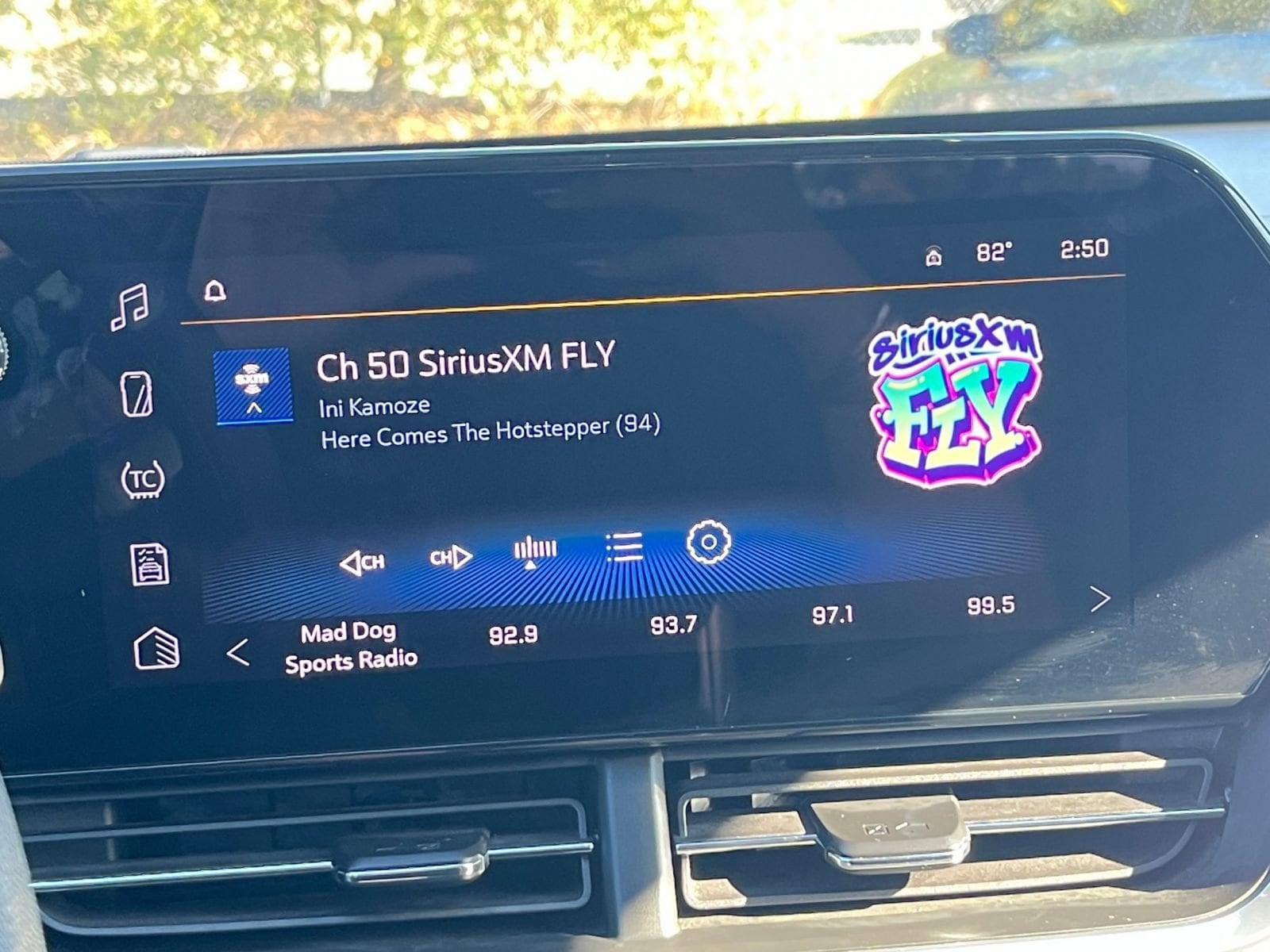 Thumbnail: 2025 Chevrolet Trax - 21