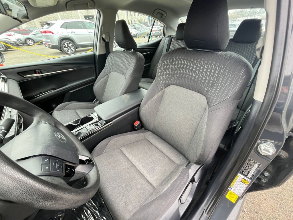 Thumbnail: 2025 Toyota Camry - 21