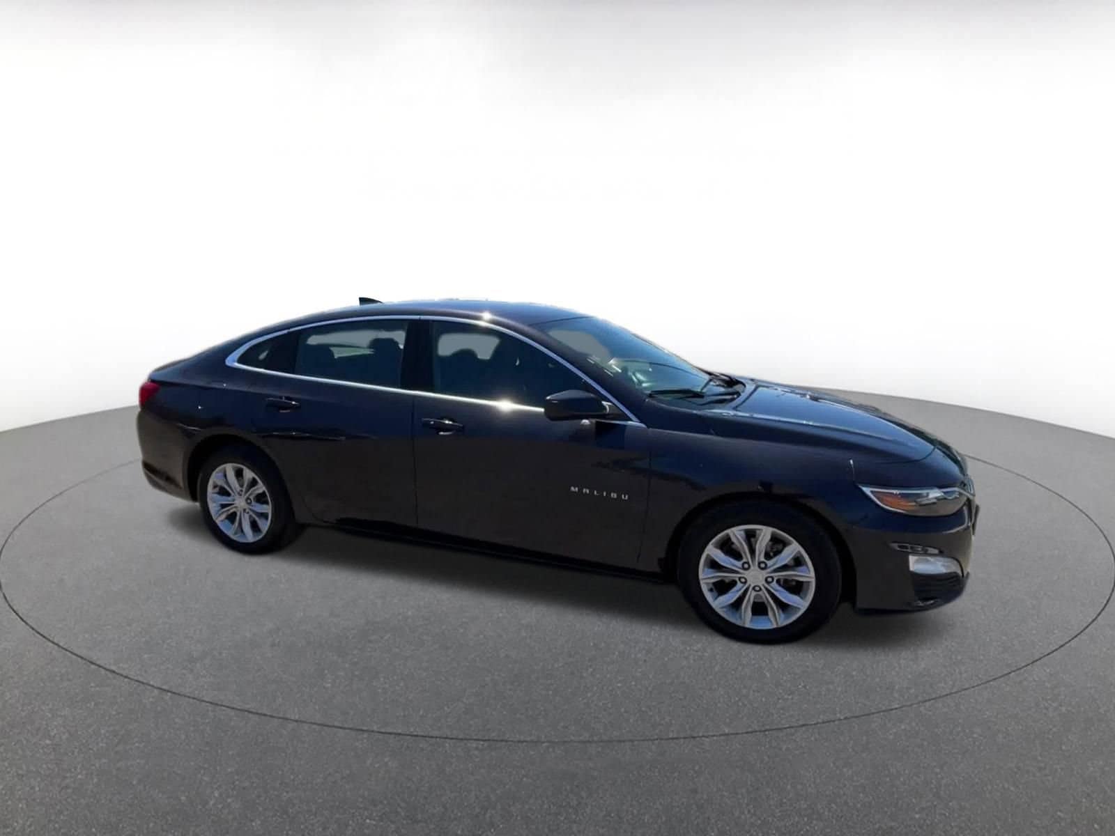 Thumbnail: 2023 Chevrolet Malibu - 2