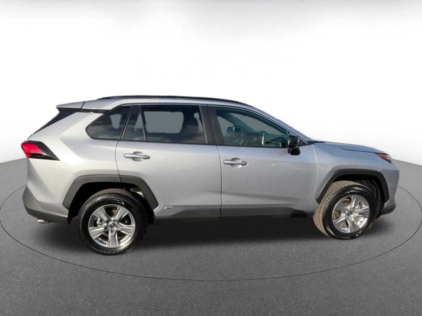 Thumbnail: 2025 Toyota RAV4 - 16