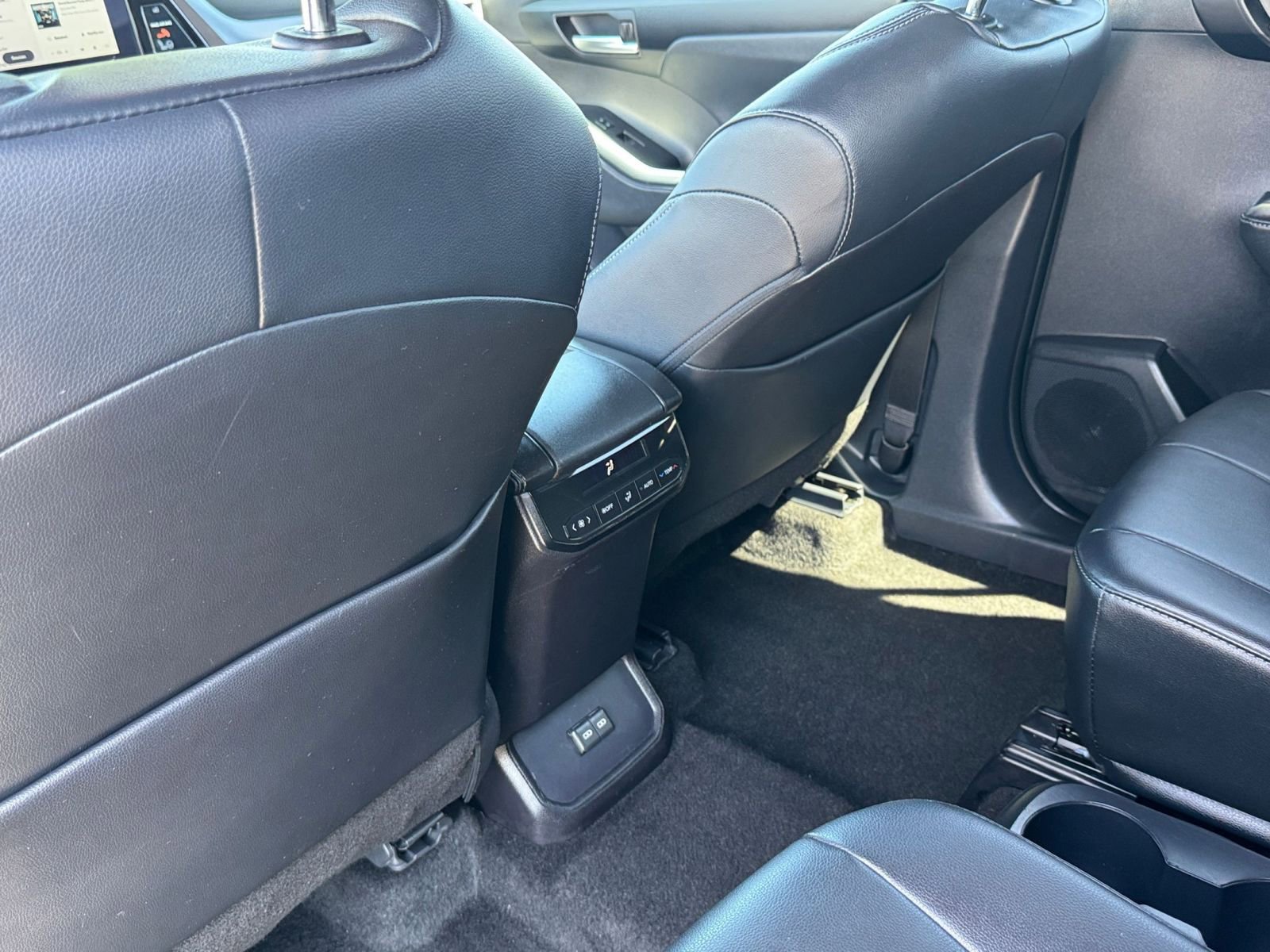 Thumbnail: 2025 Toyota Highlander - 25