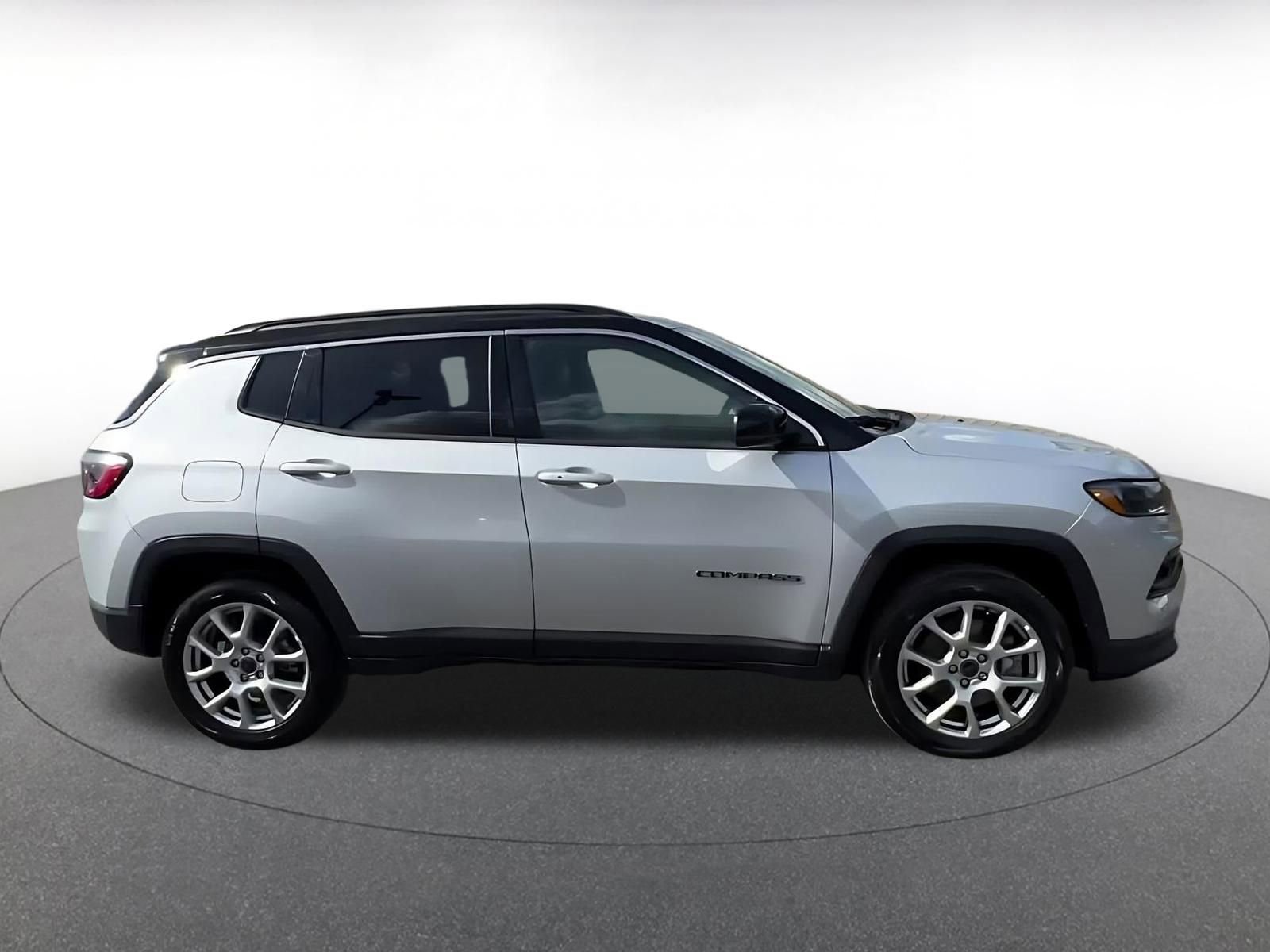 Thumbnail: 2025 Jeep Compass - 16