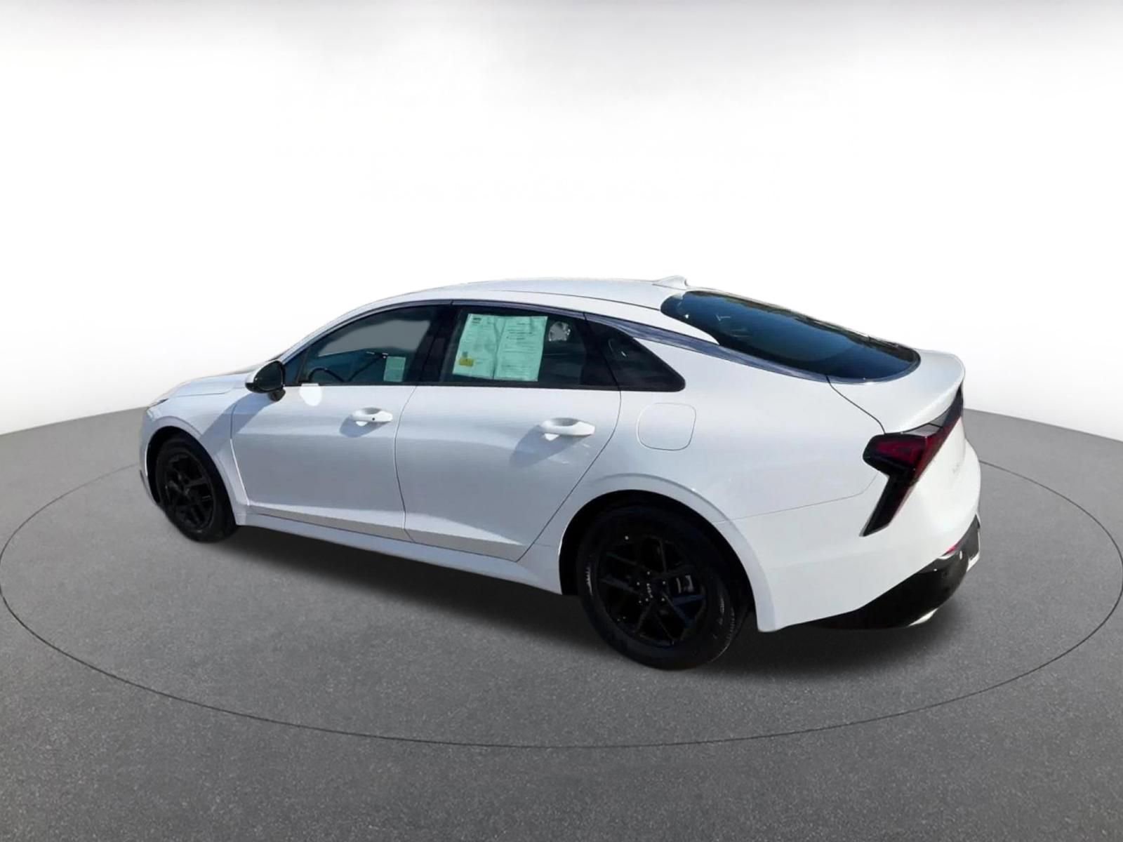 Thumbnail: 2025 Kia K5 - 10