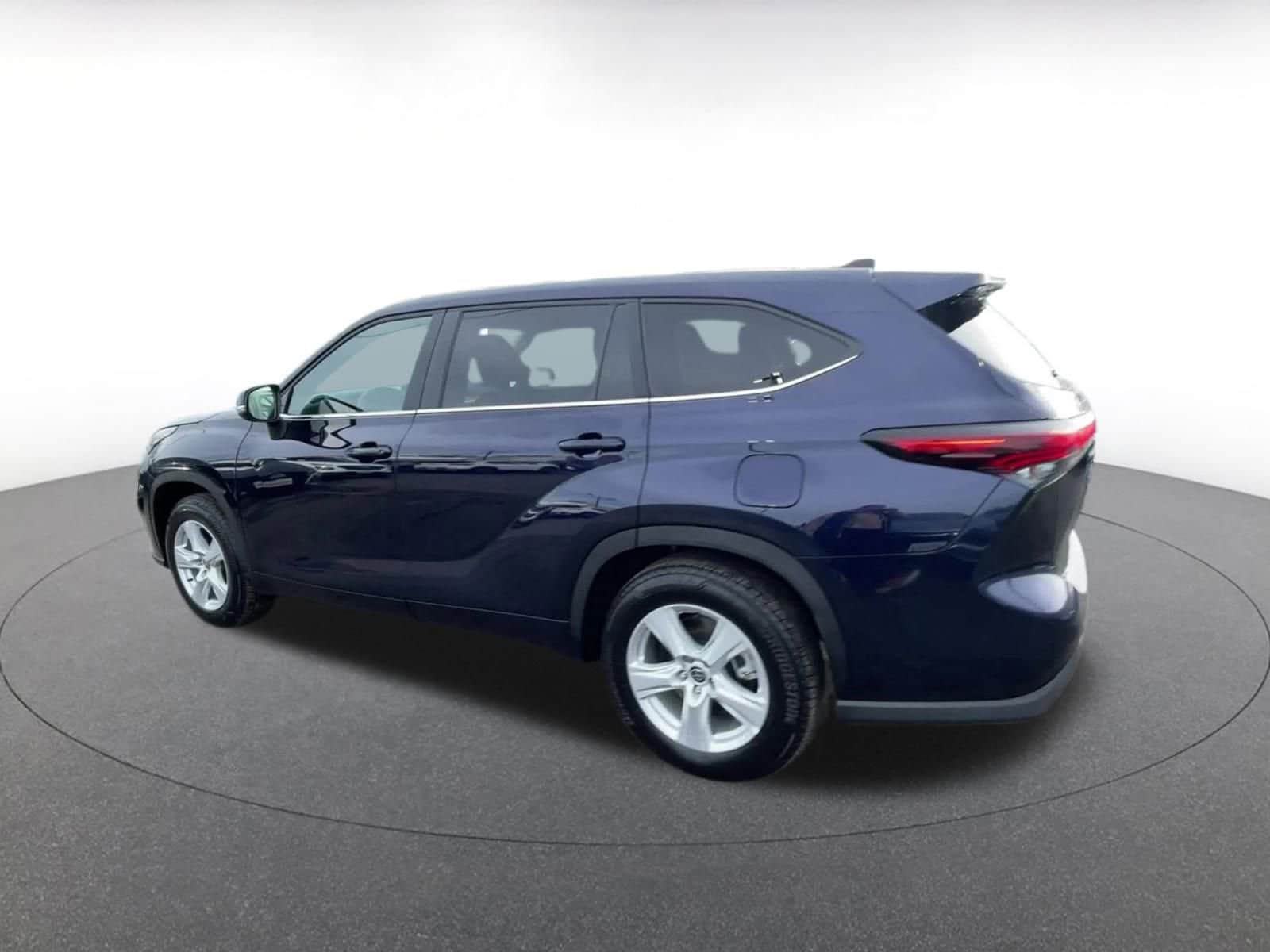 Thumbnail: 2025 Toyota Highlander - 10