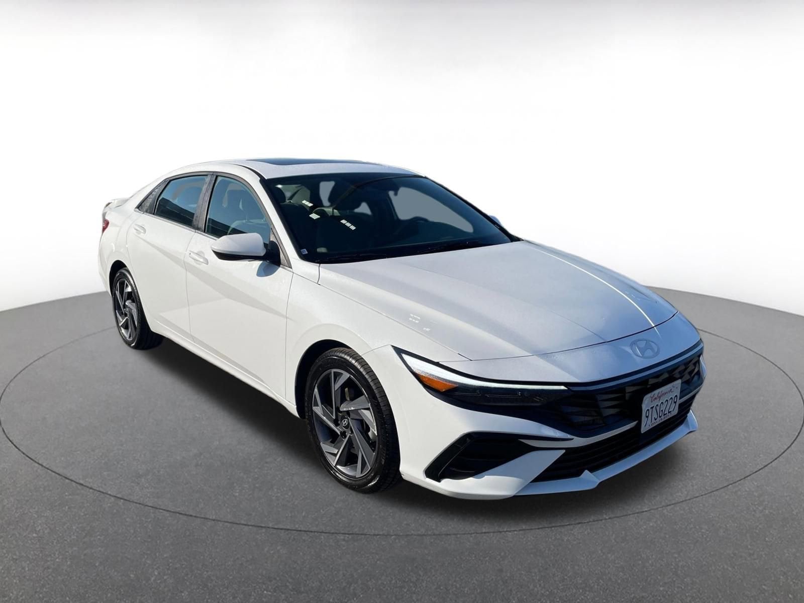 Thumbnail: 2025 Hyundai Elantra - 1