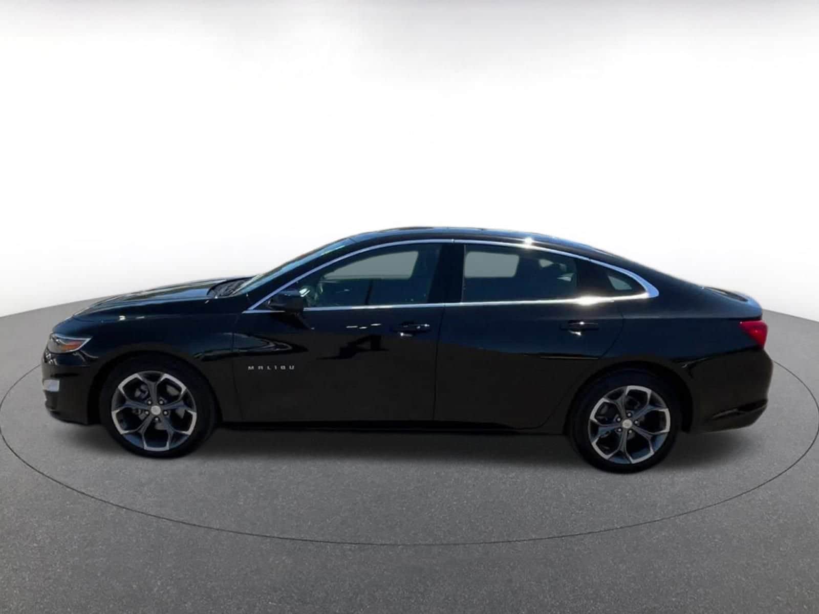 Thumbnail: 2024 Chevrolet Malibu - 9