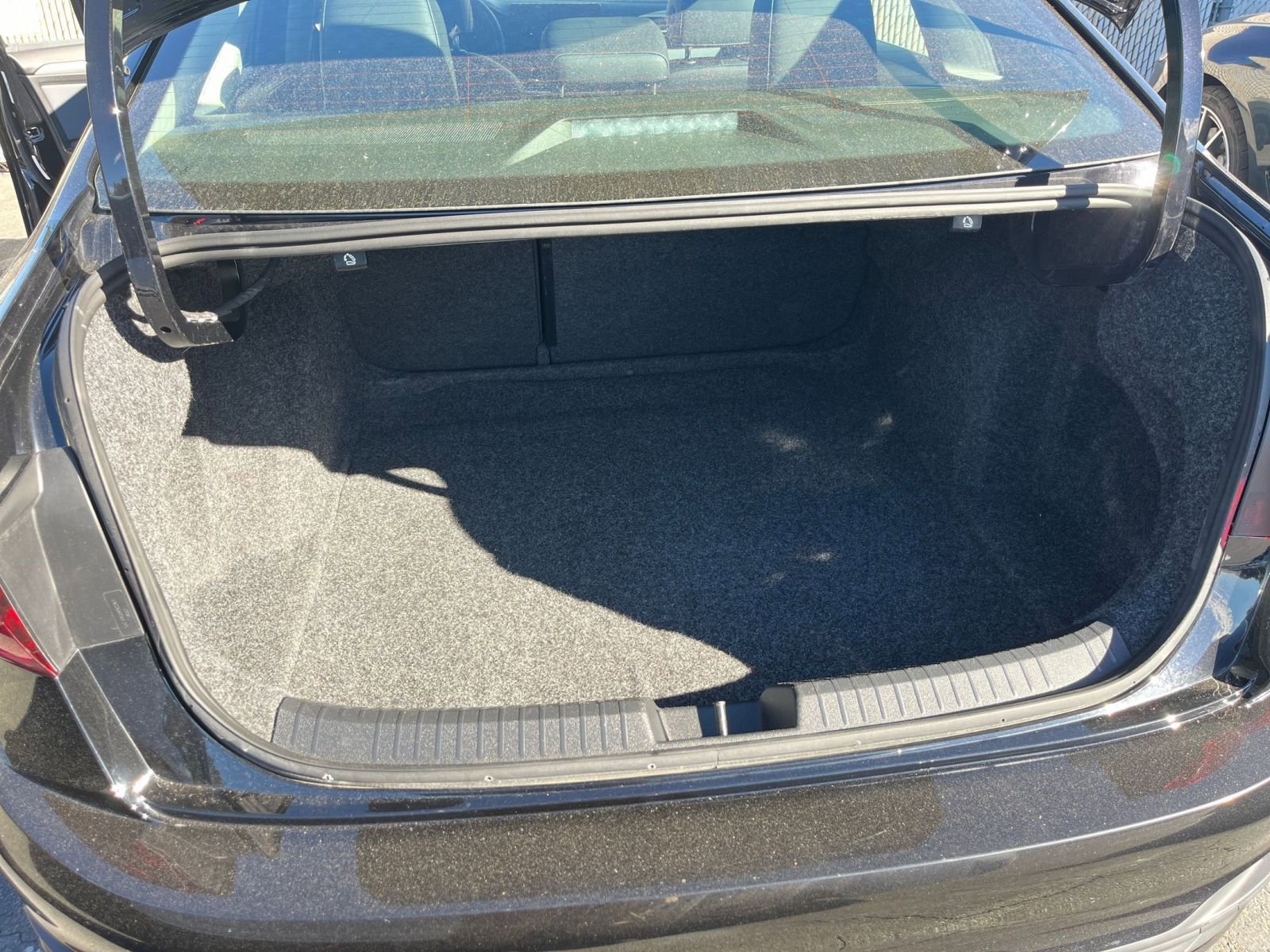 Thumbnail: 2025 Volkswagen Jetta - 30