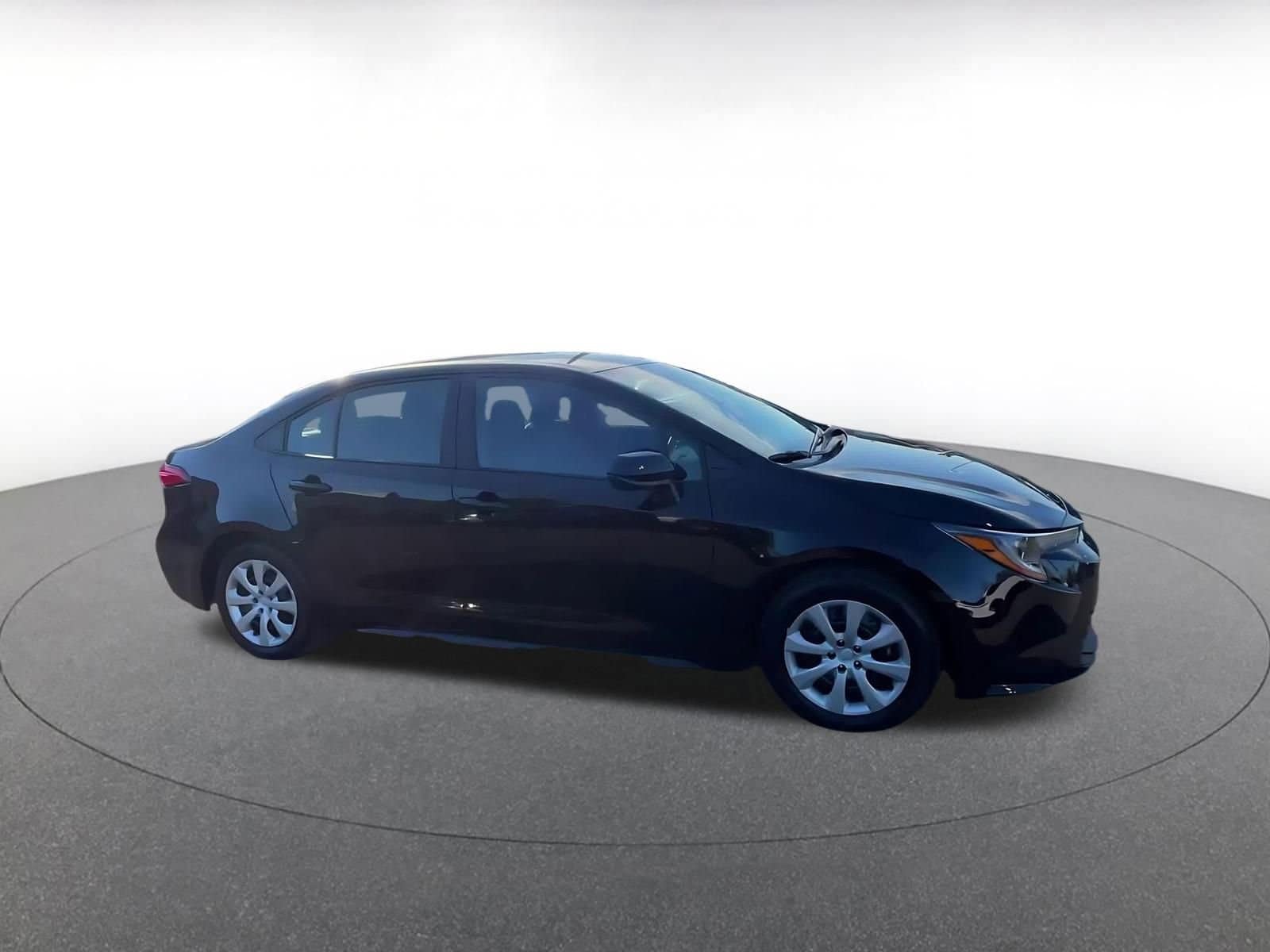 Thumbnail: 2025 Toyota Corolla - 2