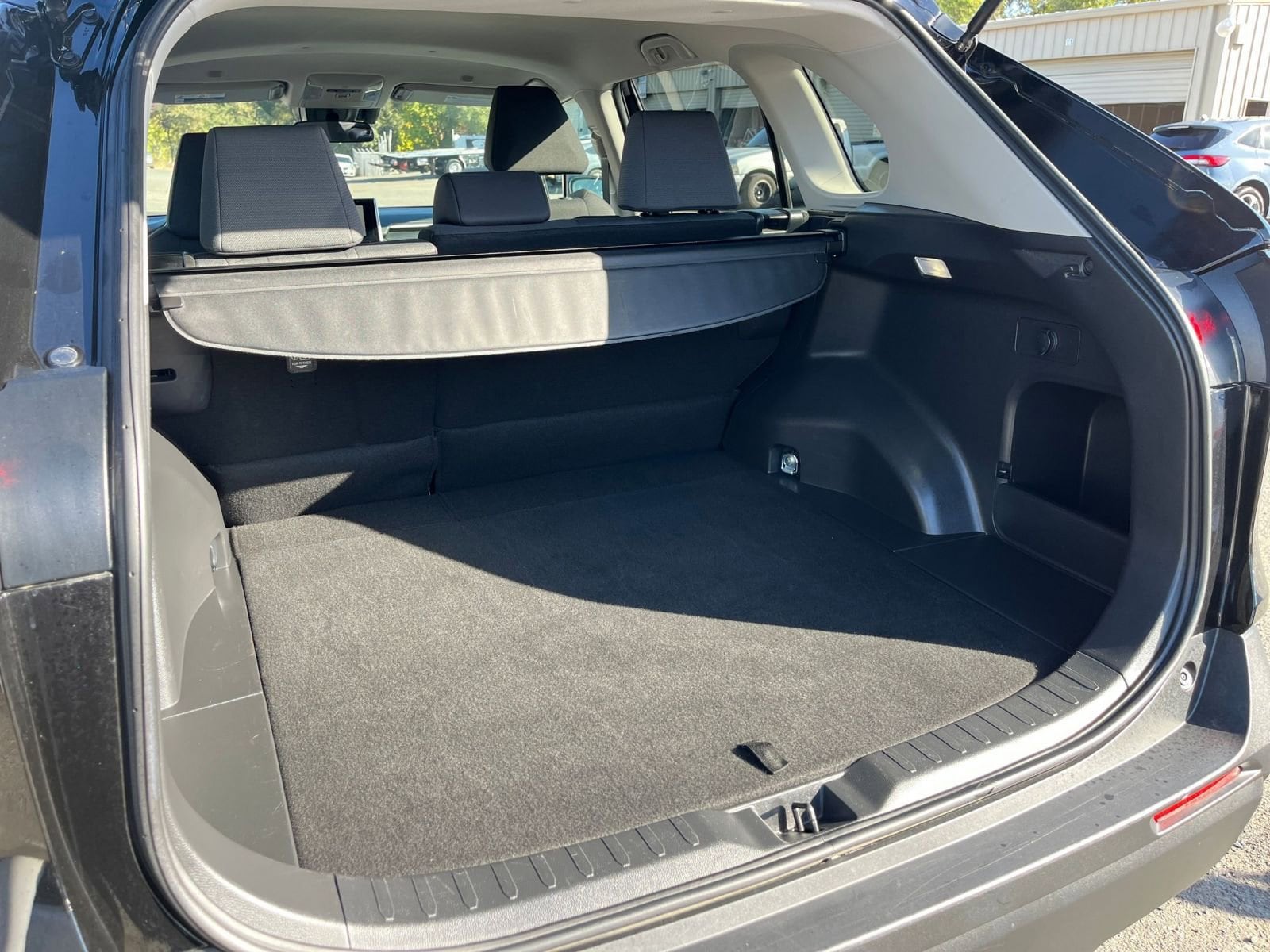 Thumbnail: 2025 Toyota RAV4 - 31