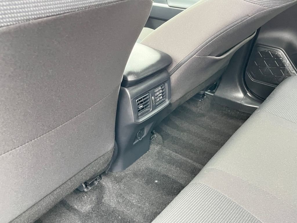 Thumbnail: 2025 Toyota RAV4 - 33